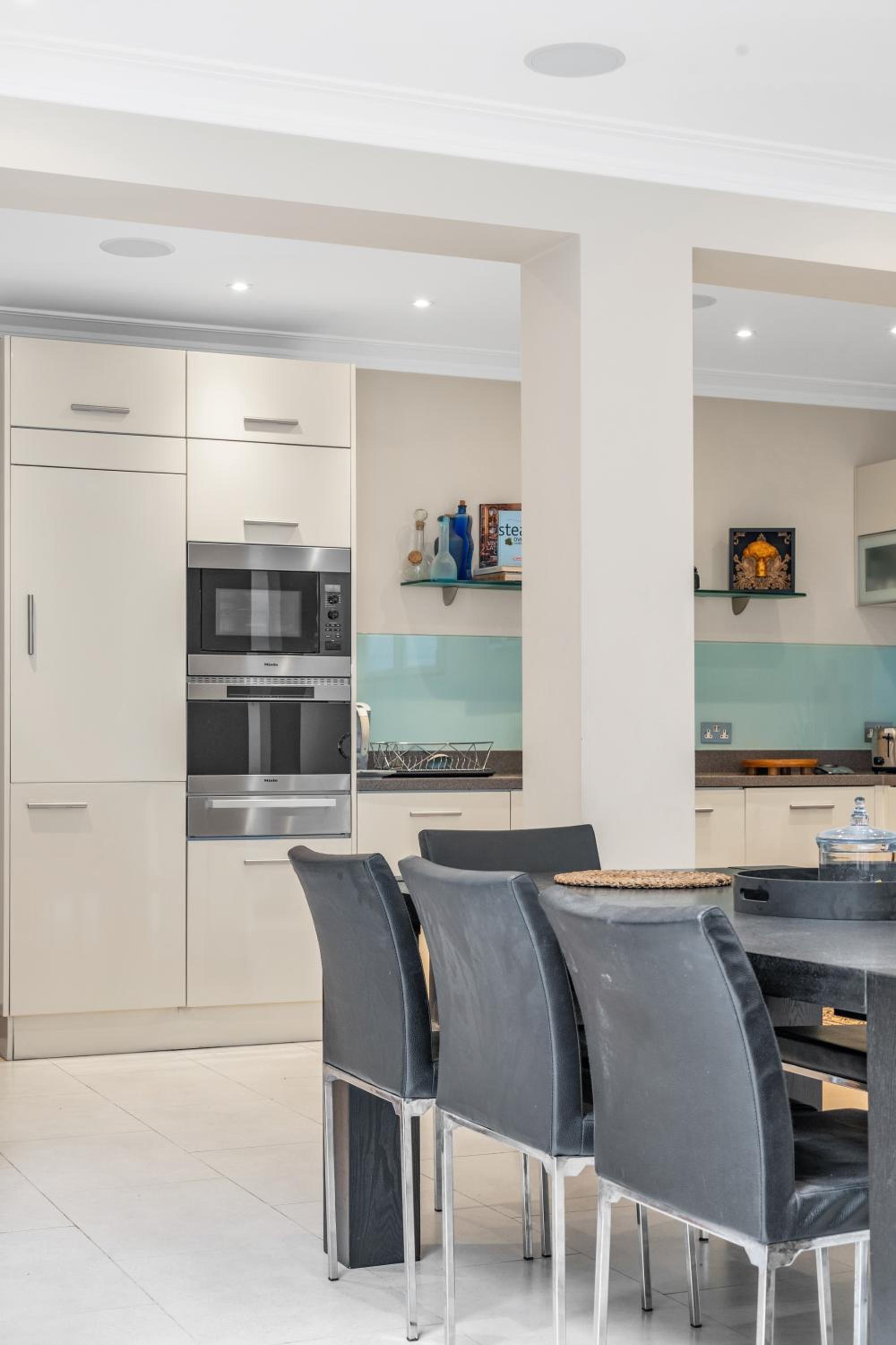 3-Bed Grand Triplex in Westminster