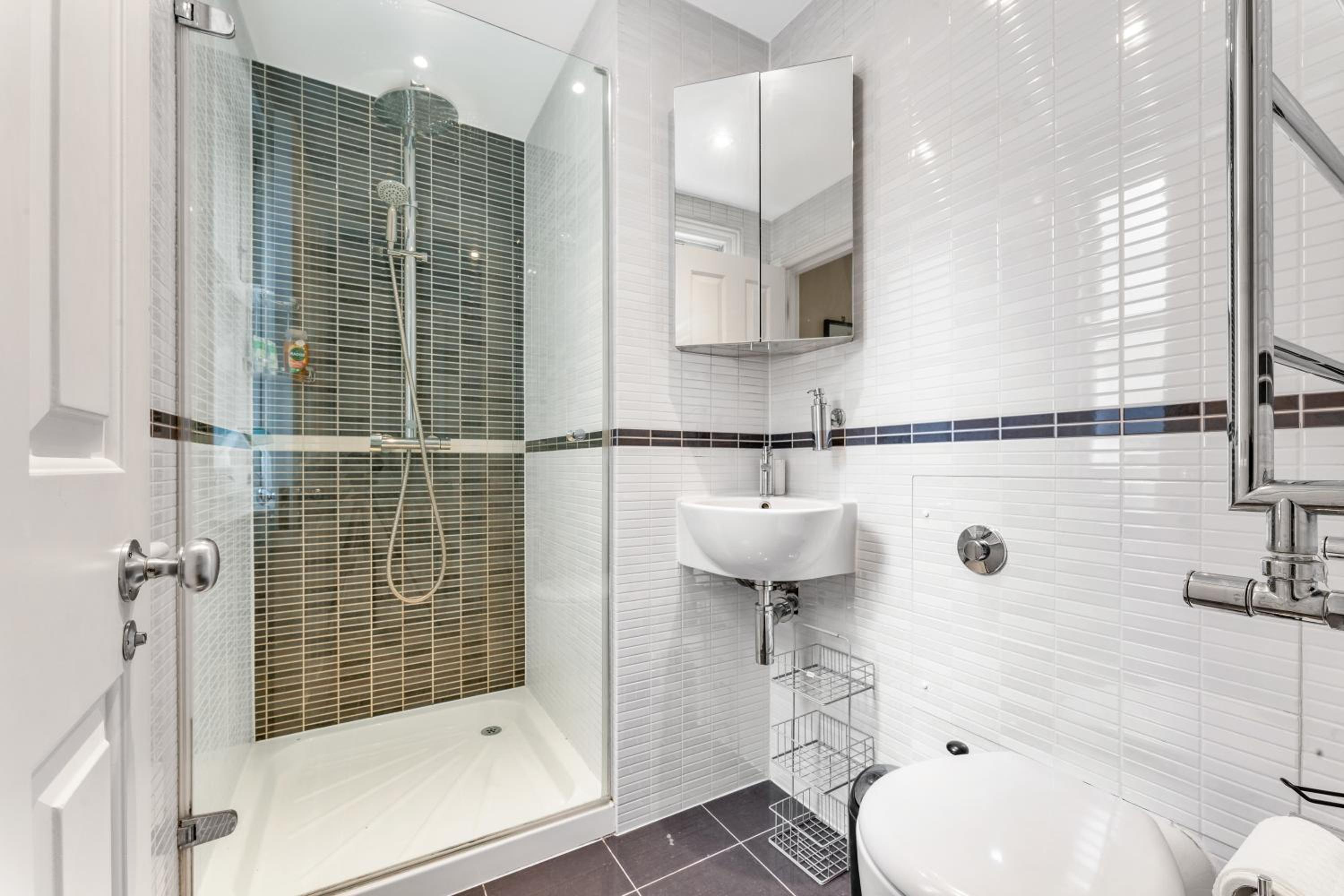 3-Bed Grand Triplex in Westminster
