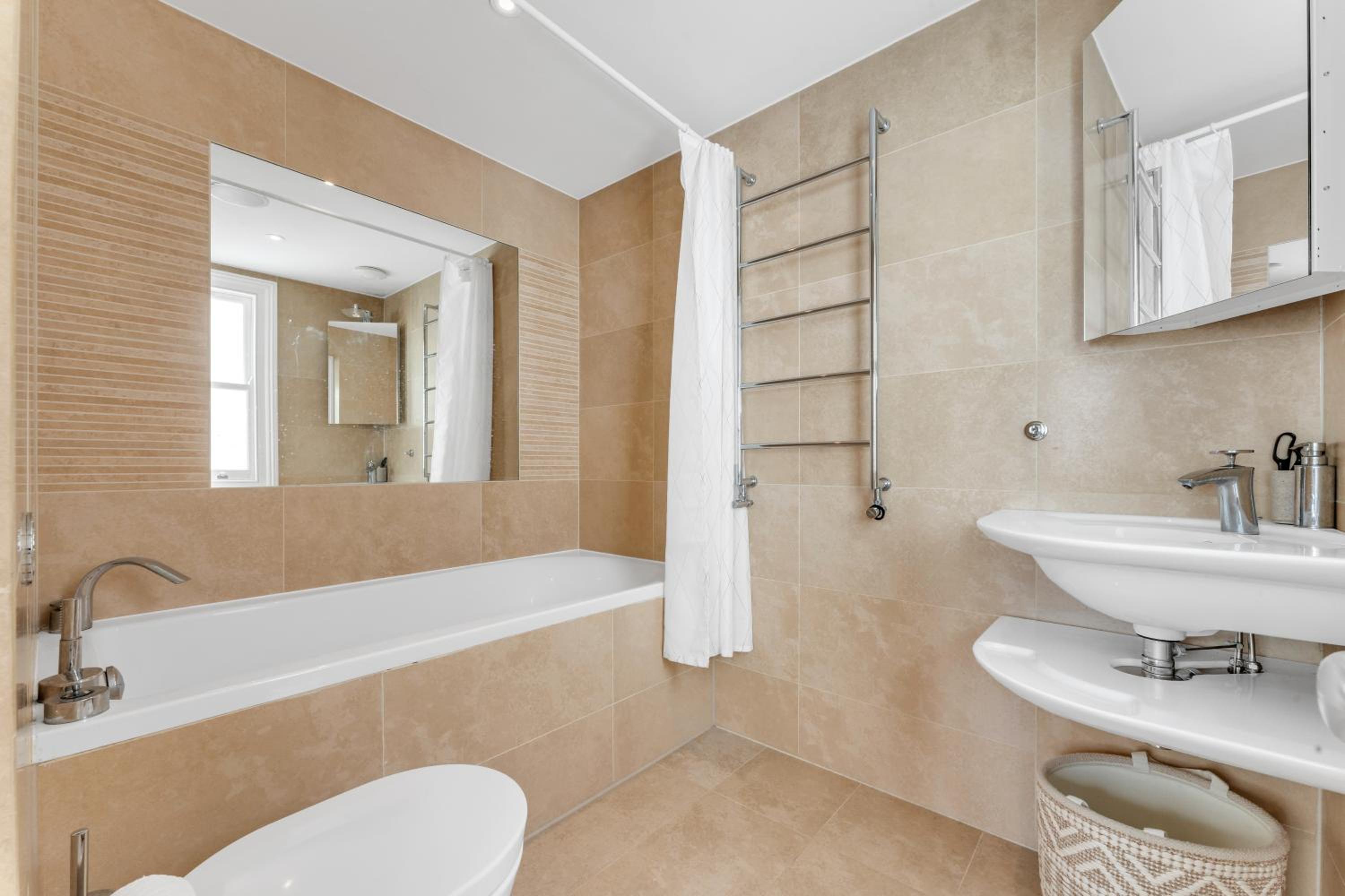 3-Bed Grand Triplex in Westminster