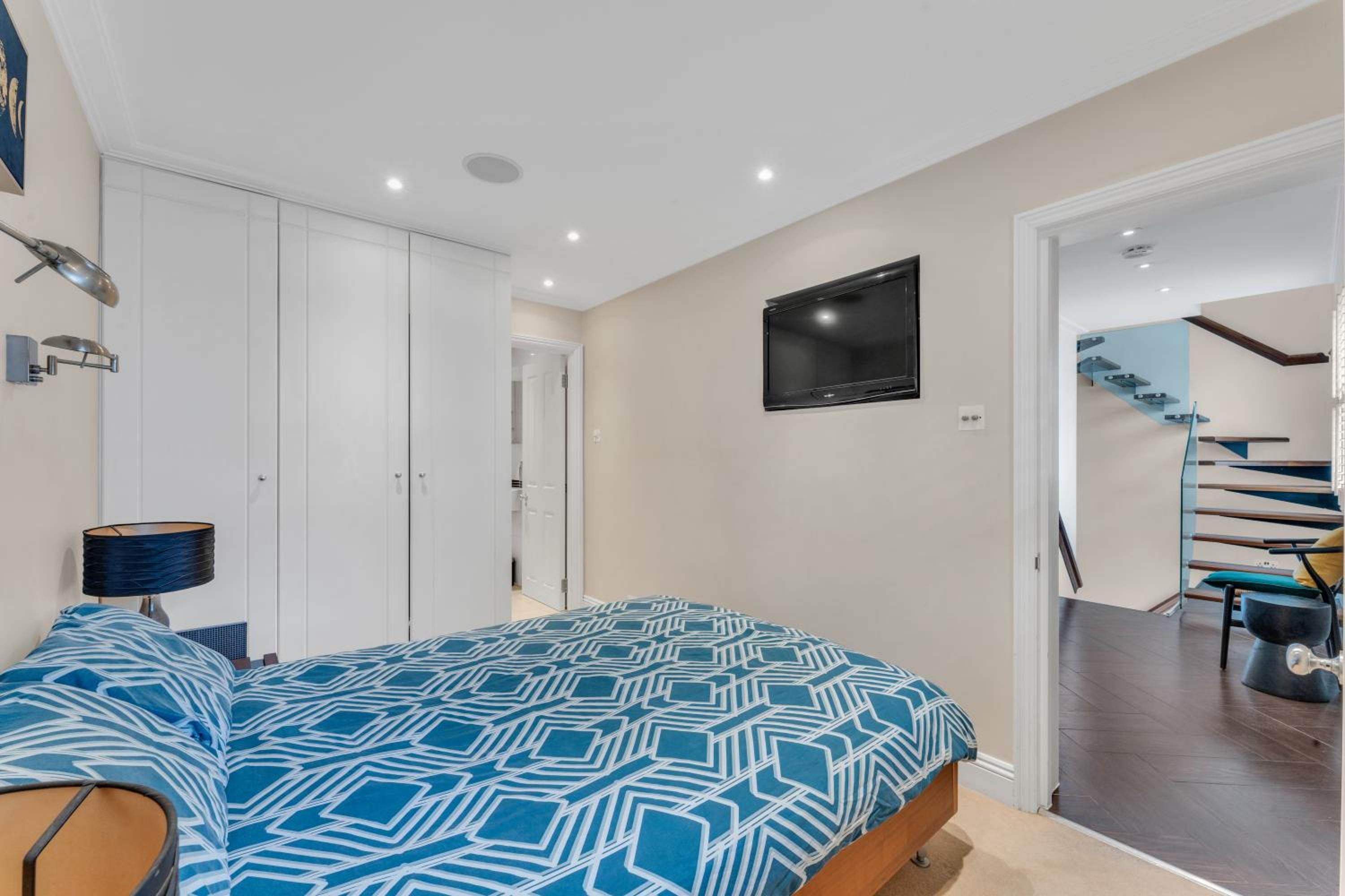 3-Bed Grand Triplex in Westminster