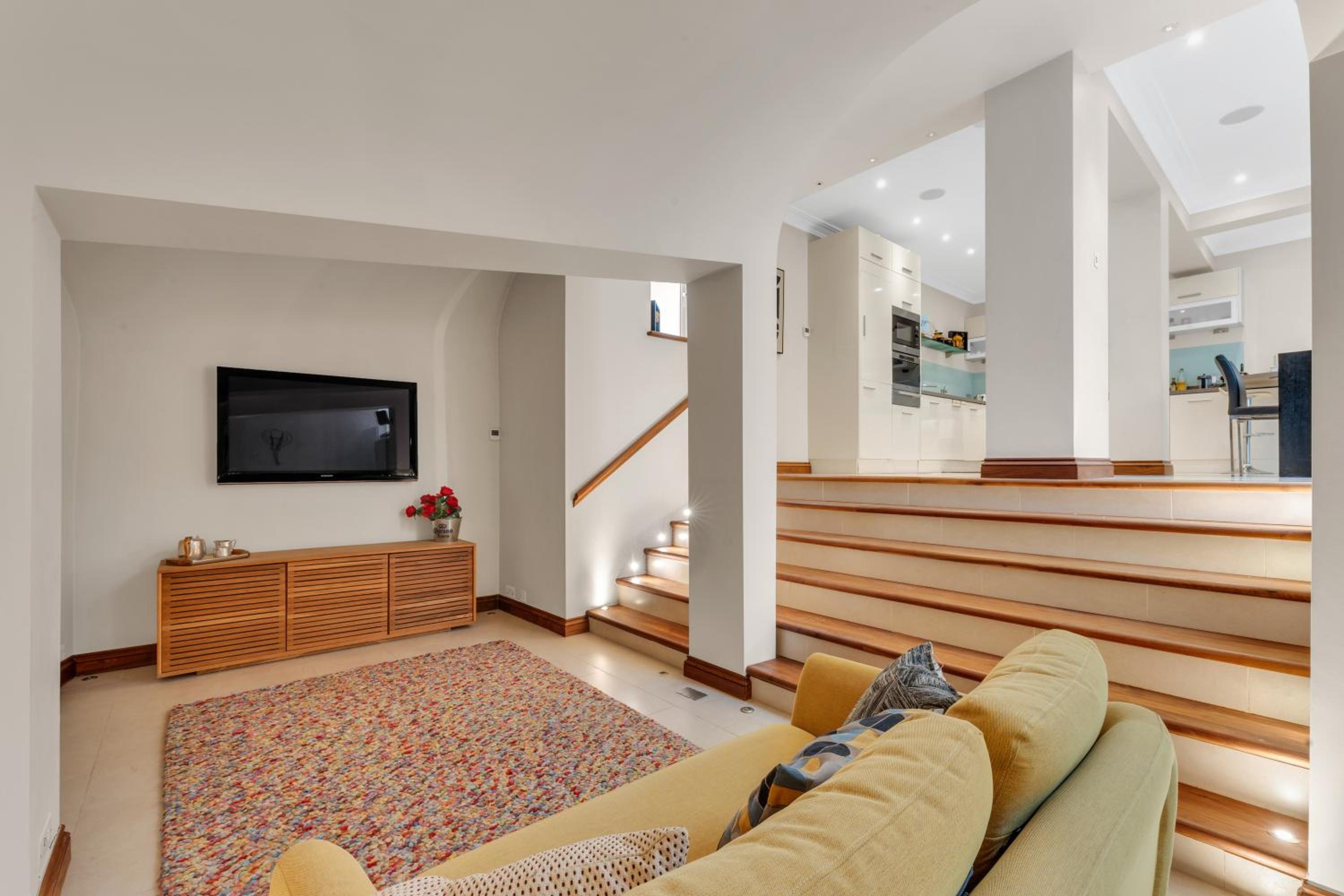 3-Bed Grand Triplex in Westminster