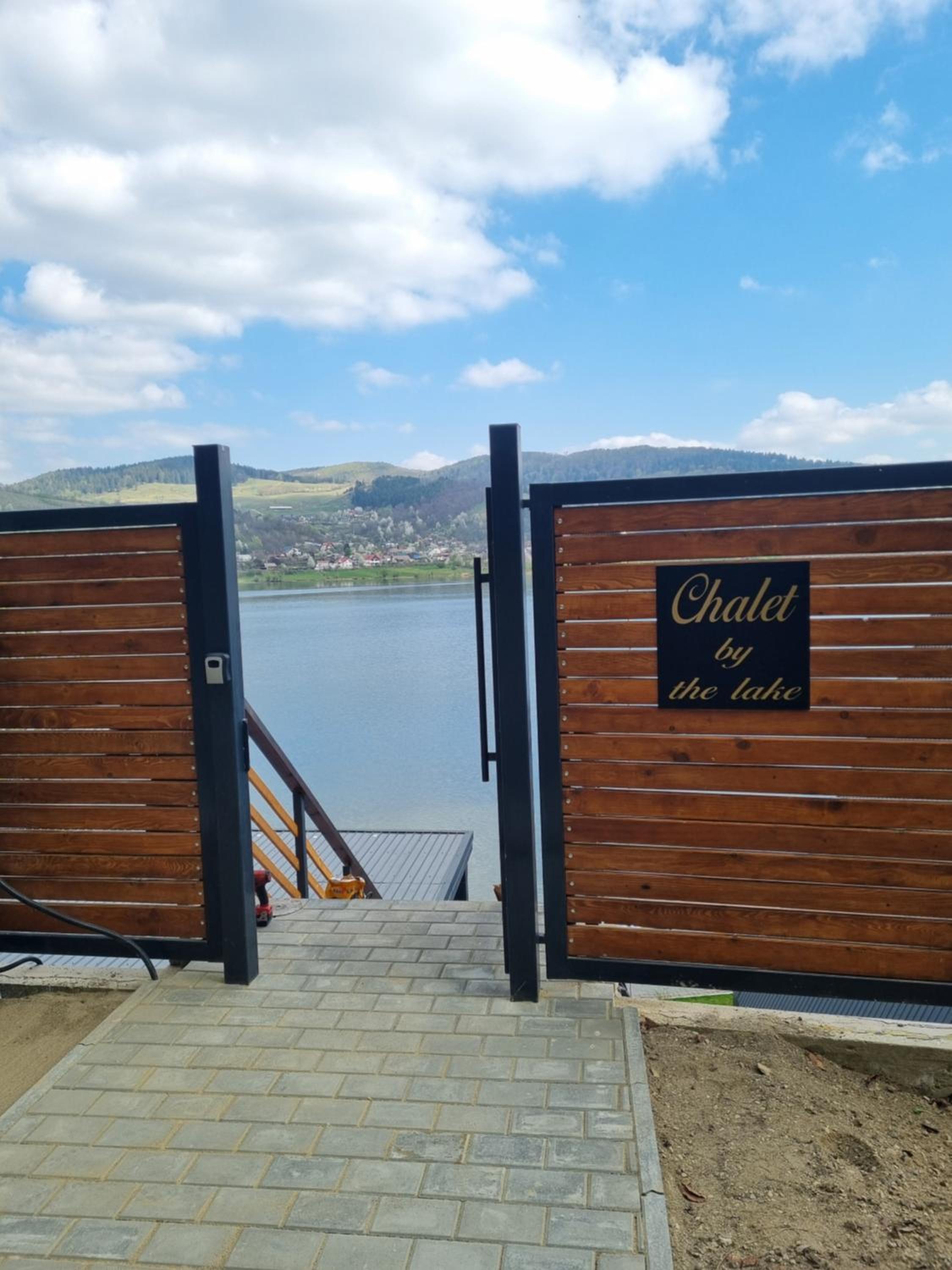Chalet by the lake view 4