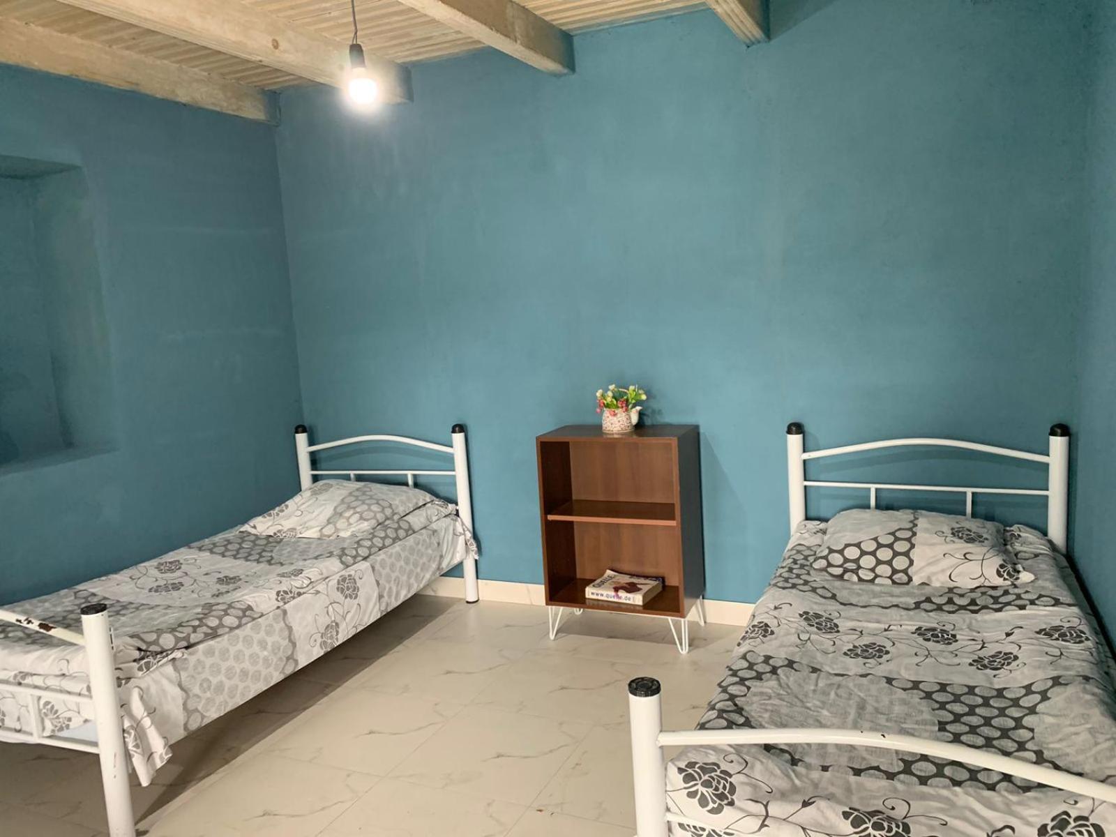 hotel pillows en Martvili — hotel room