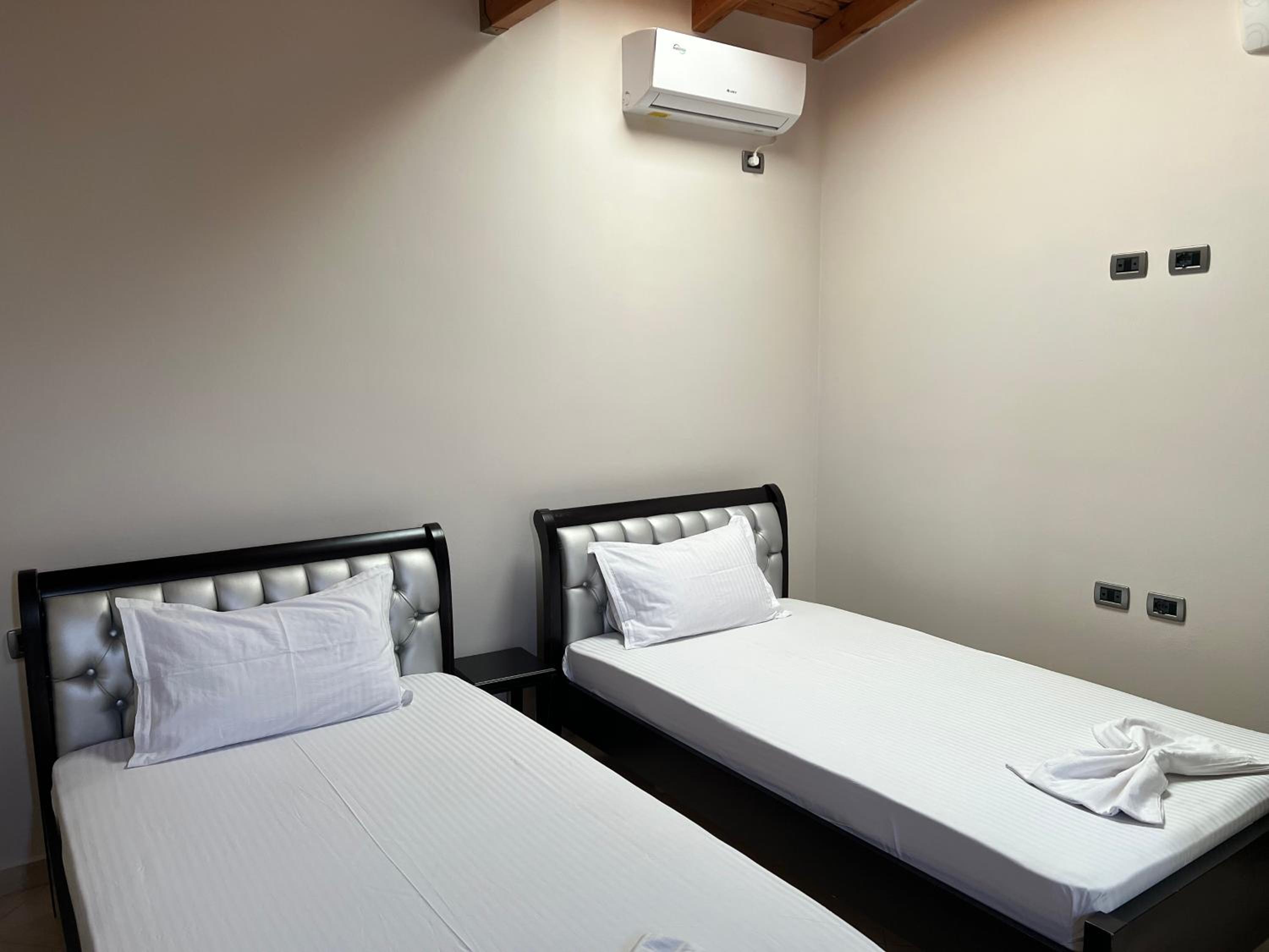 Amazing familiar apartments and rooms