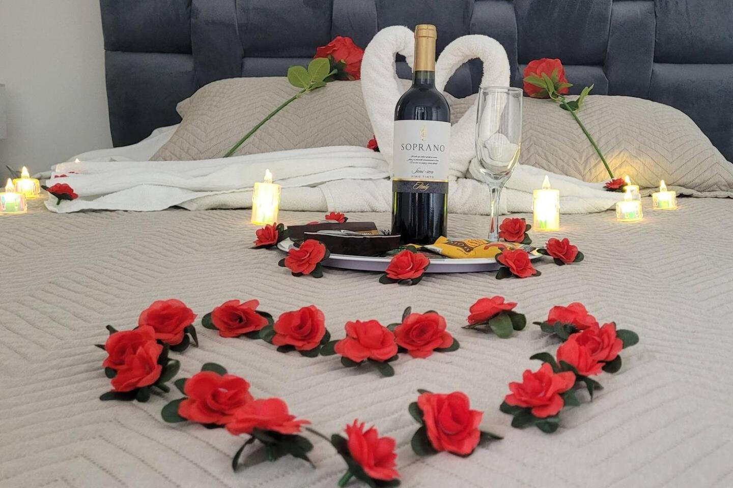 Hotel Suite De Lujo Con Piscina Y Spa - Image 1