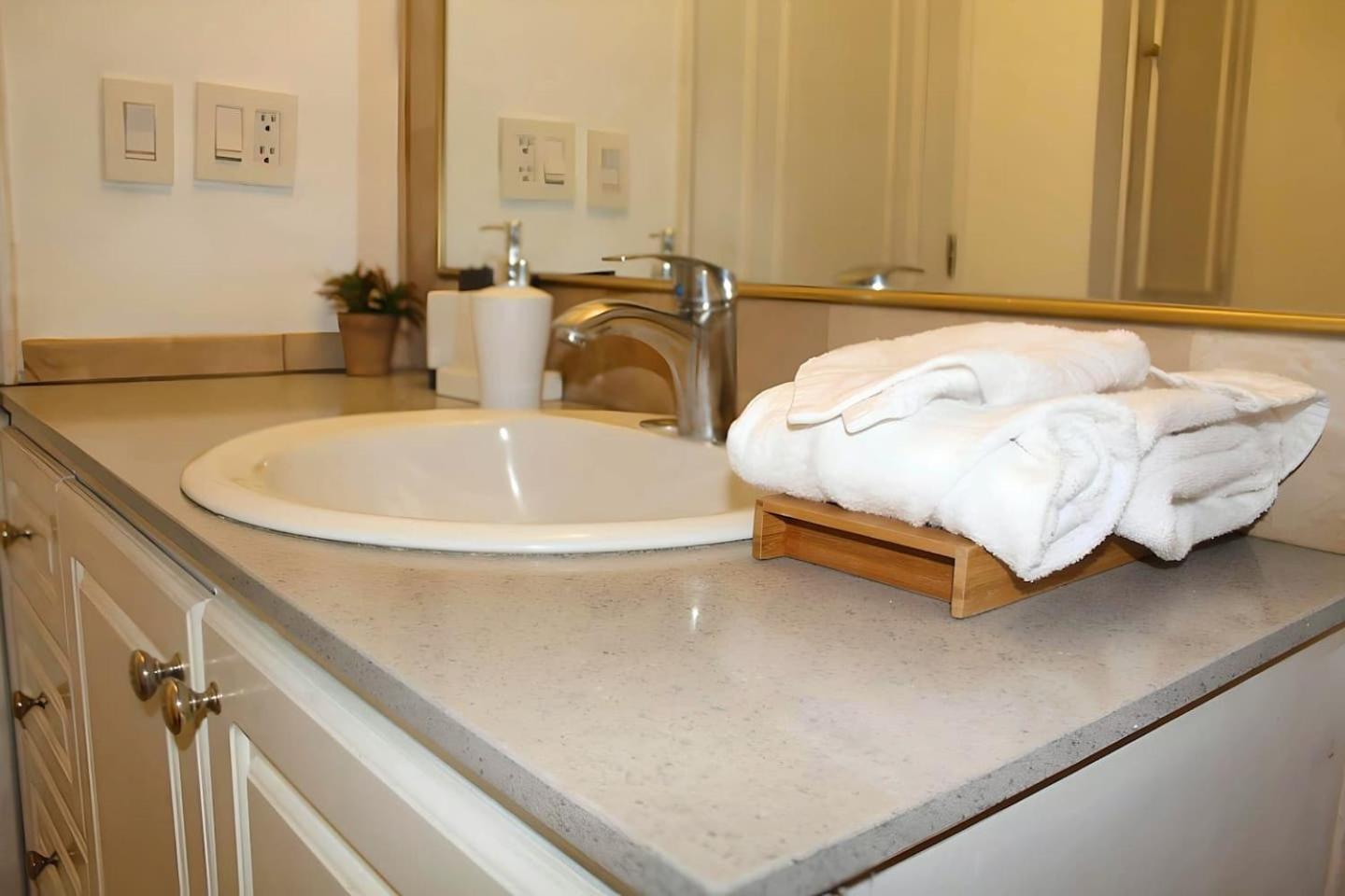 Fontana Suites