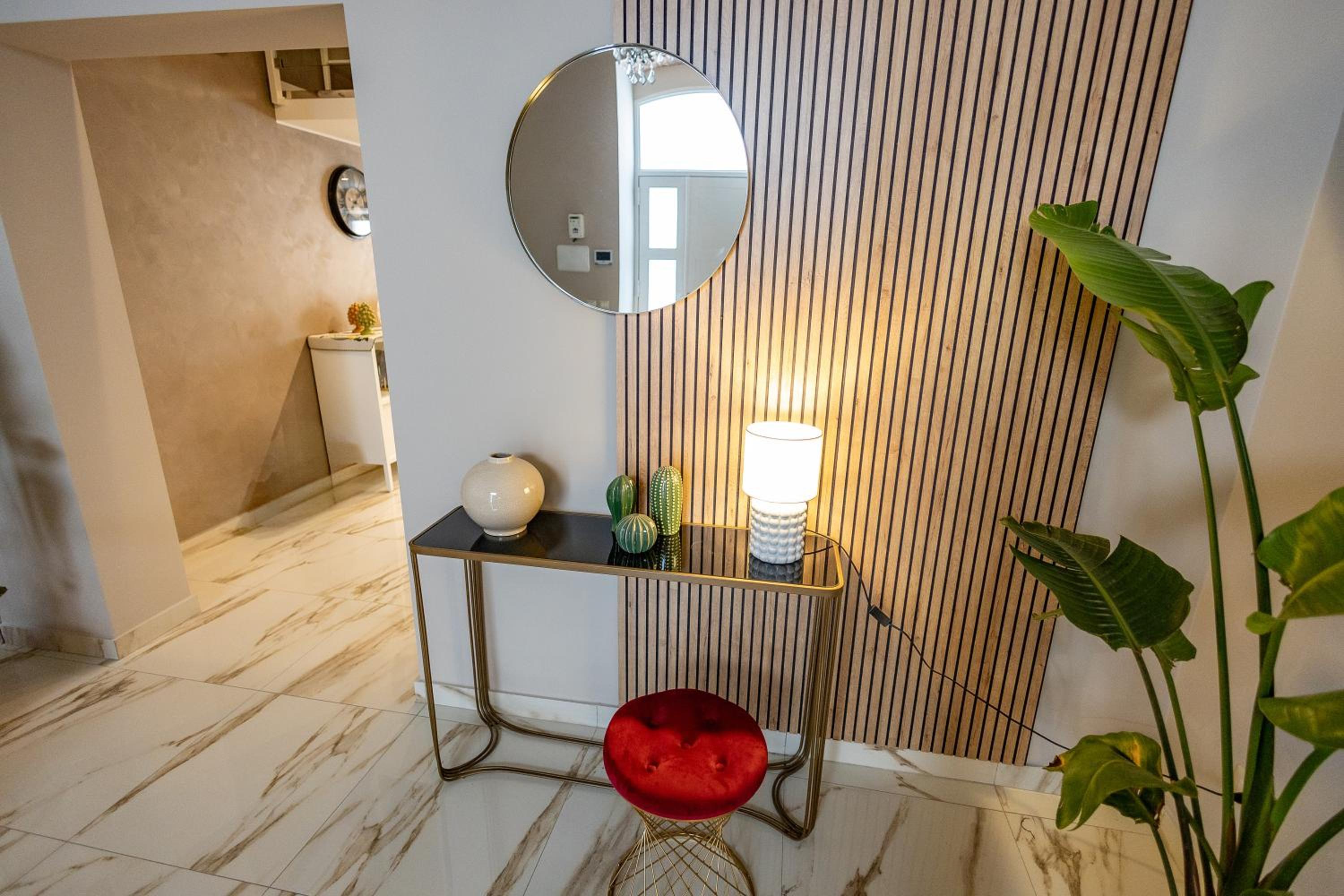 64 Pantano Delux view 2