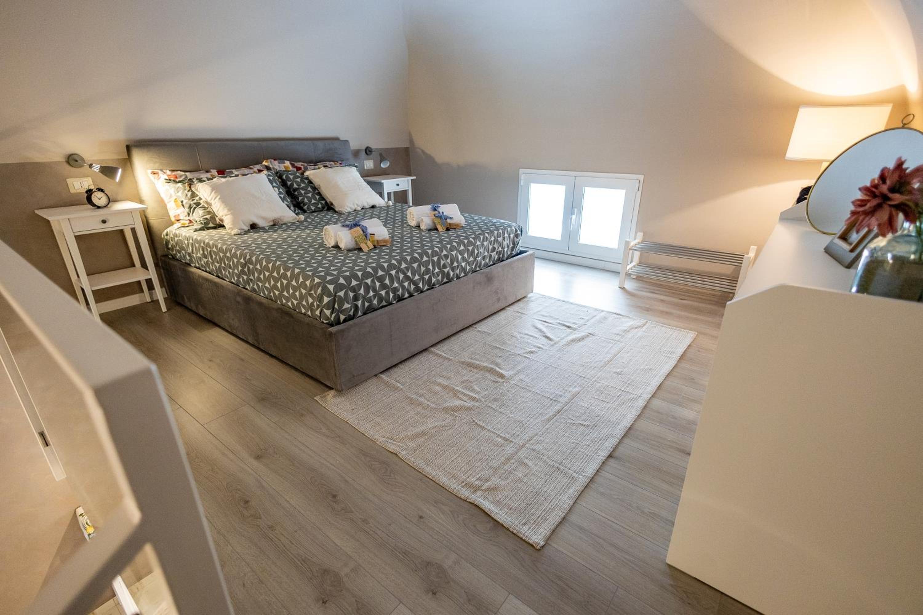 64 Pantano Delux view 3