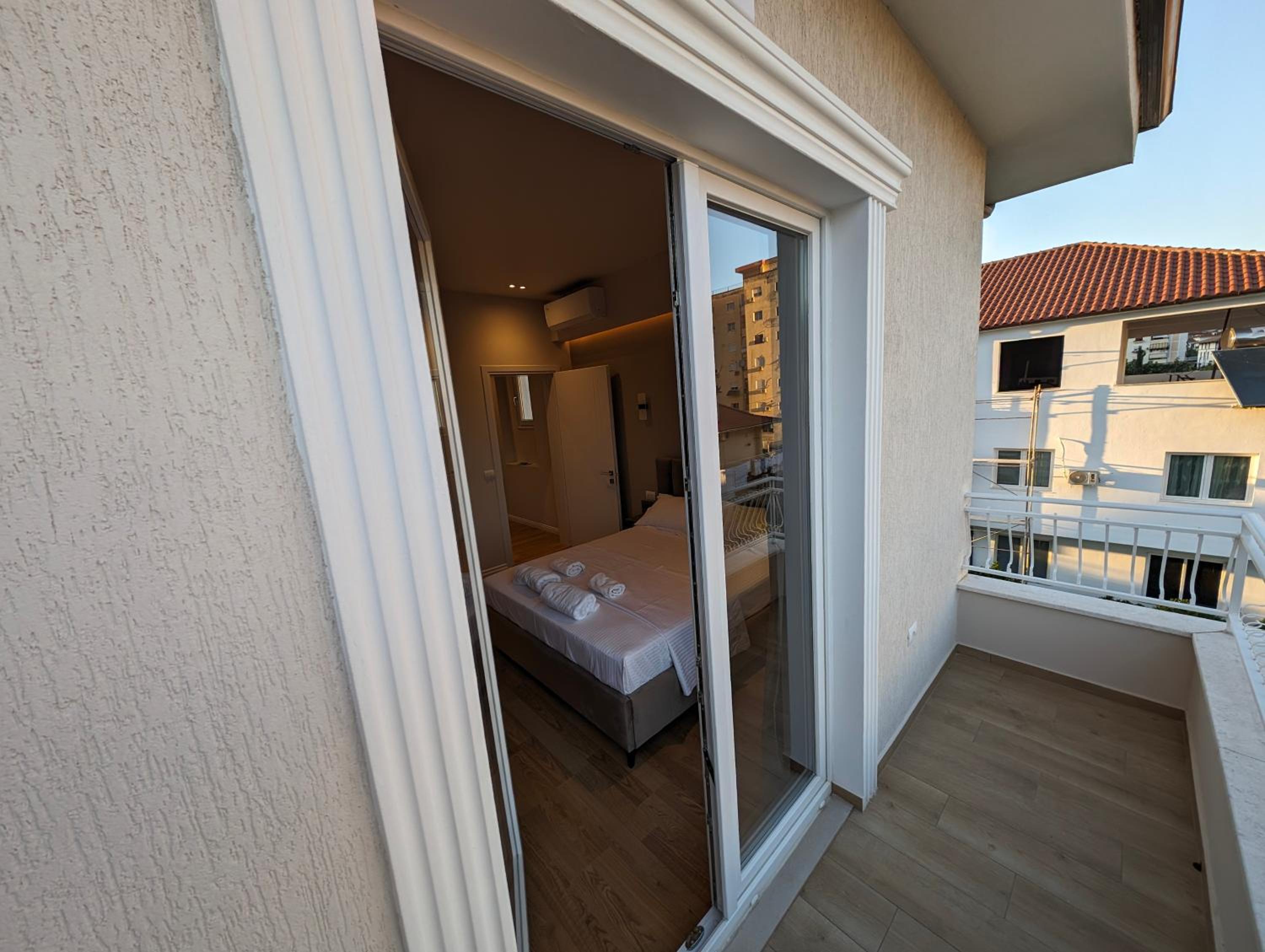 Villa with Garden & Balcony