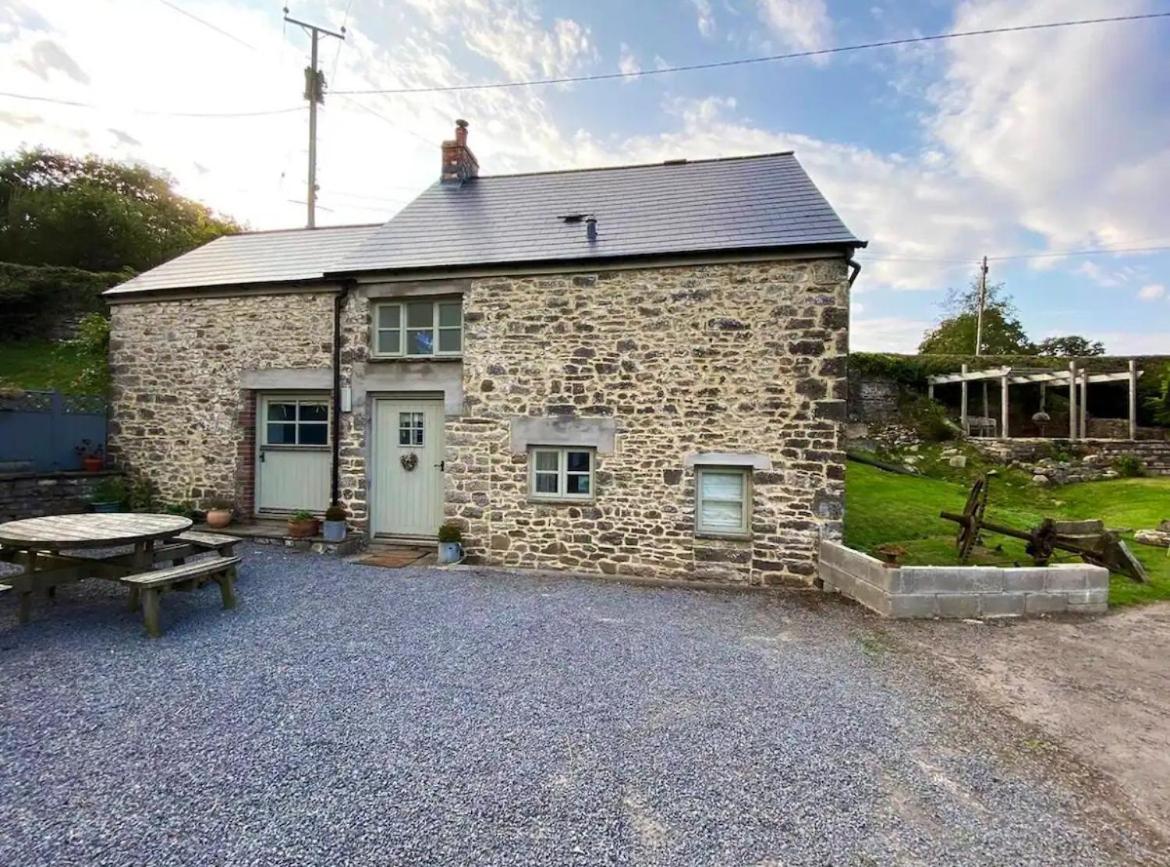 Beautiful Farm House in Idyllic location view 2