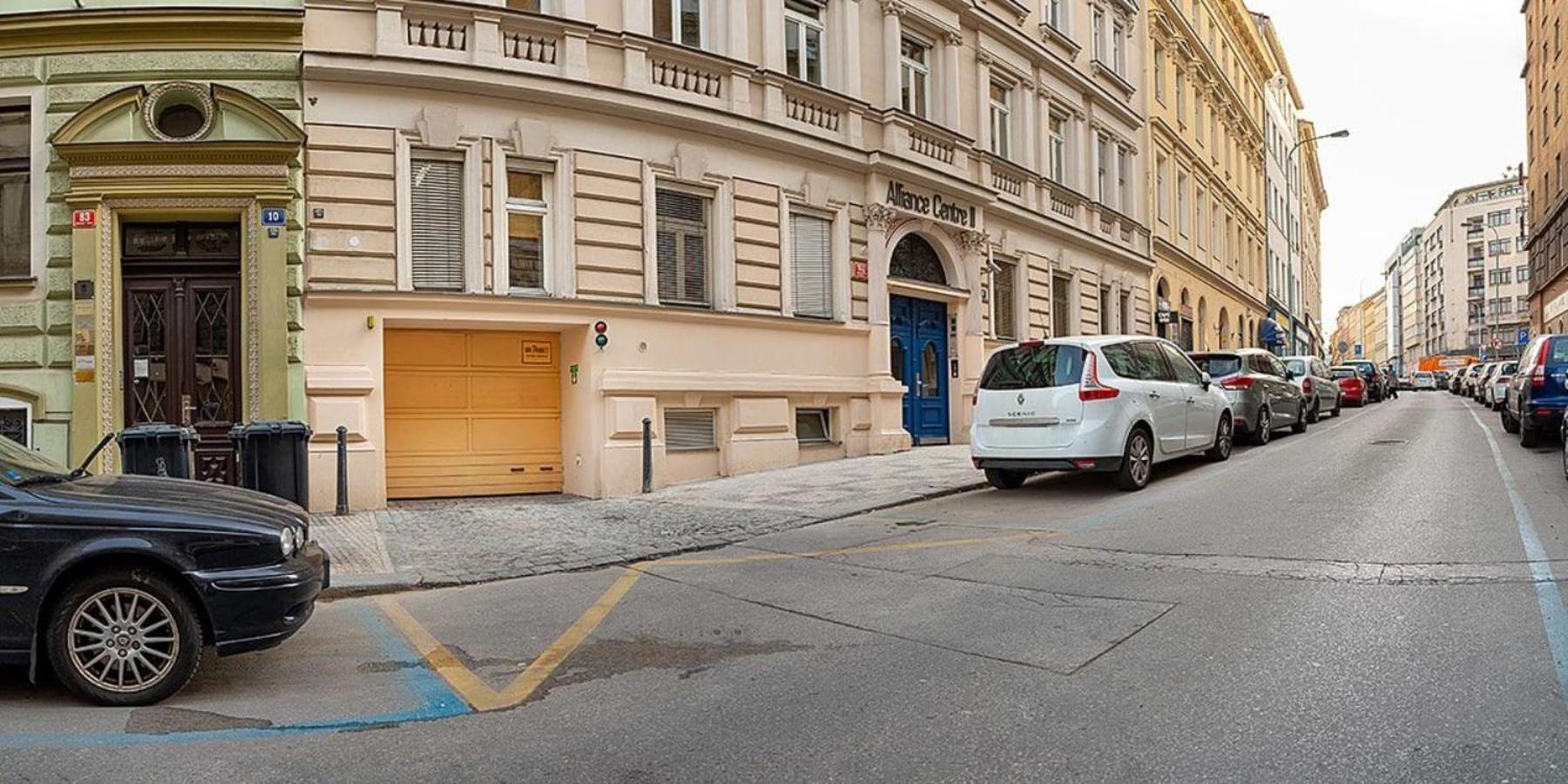 Charming Apartment by Wenceslas square and National Museum with AC
