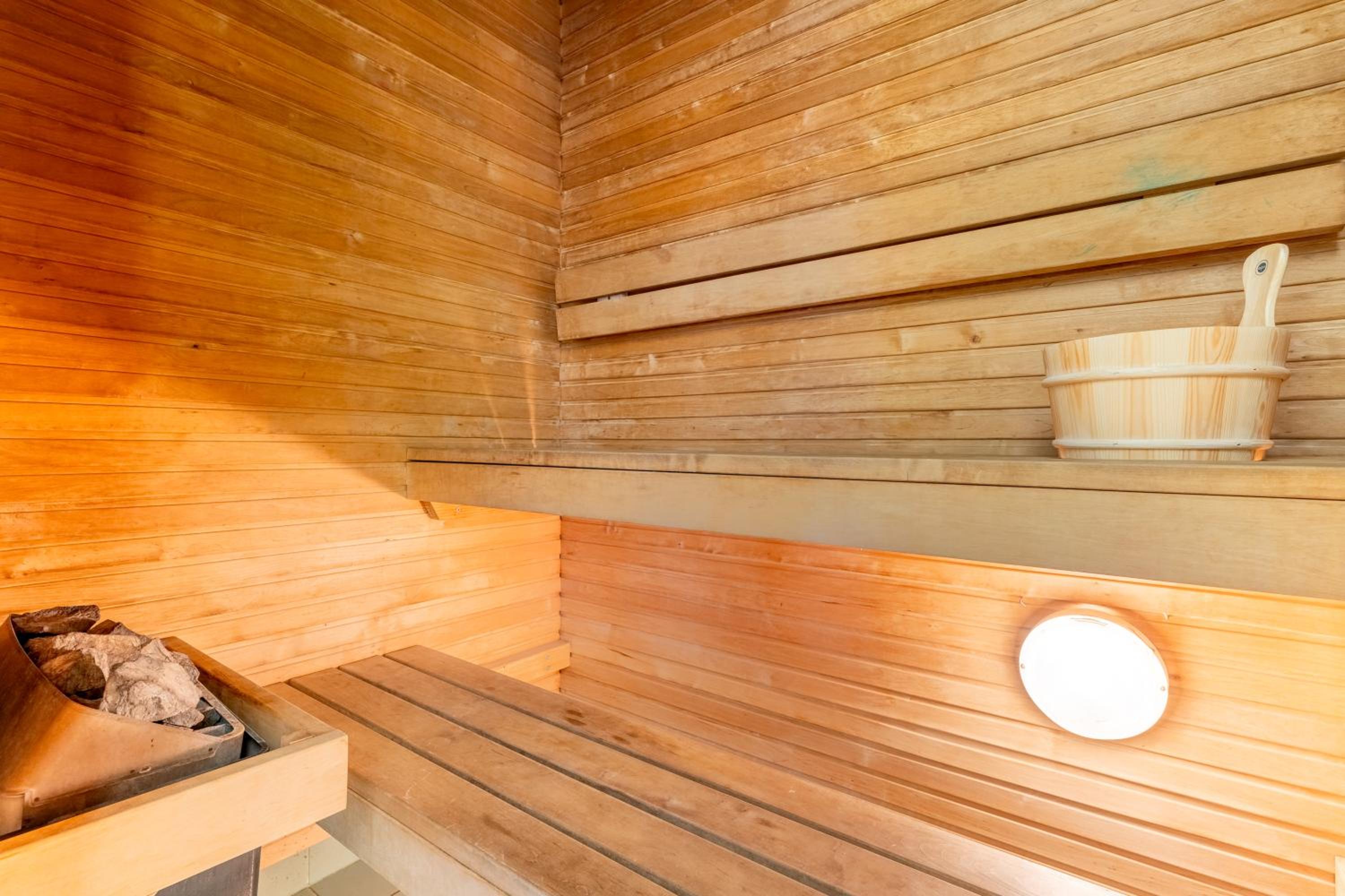 City center apartment with free parking and sauna