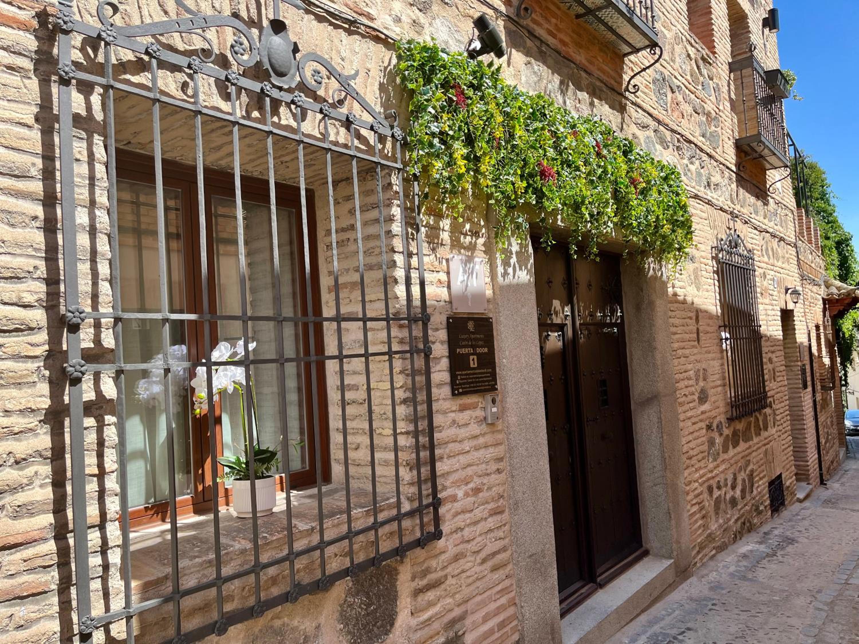 Casón De Los López Apartments