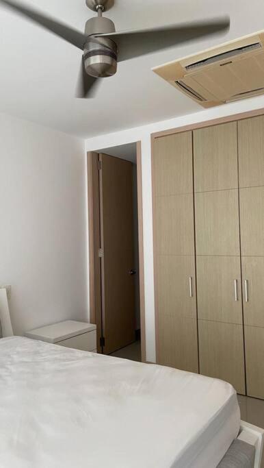 Lujoso apartamento frente al mar