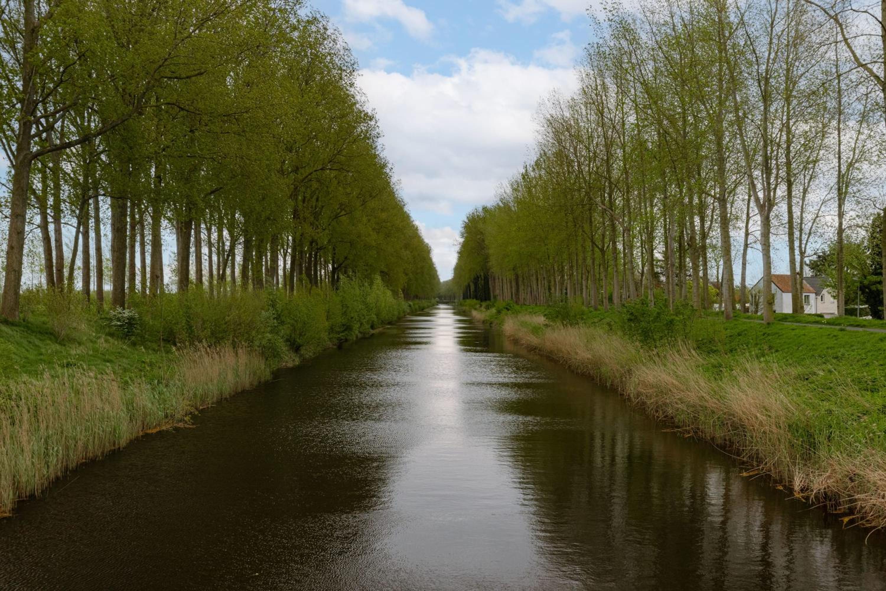 Huswell - Holiday home along the canal with great views