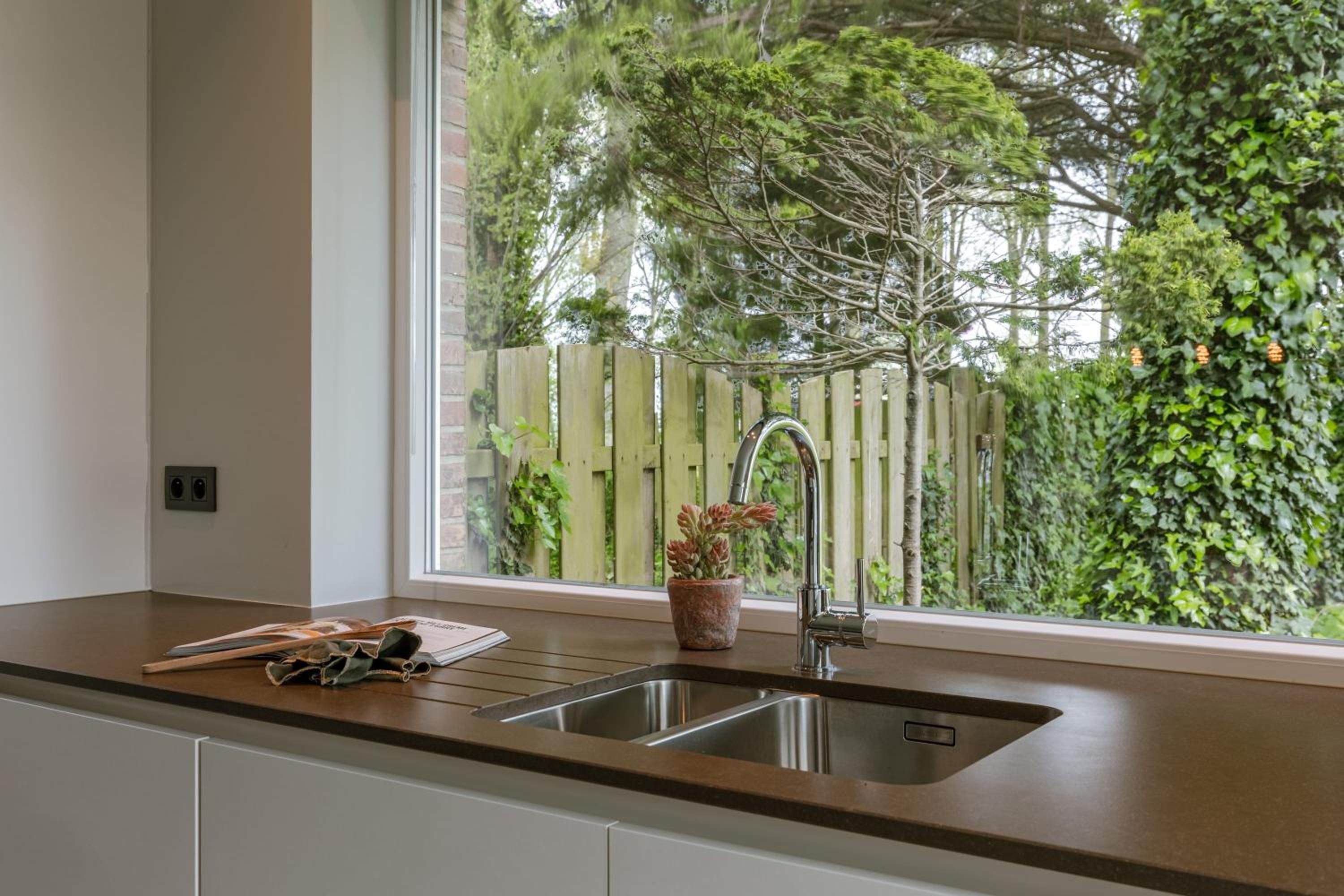Huswell - Holiday home along the canal with great views