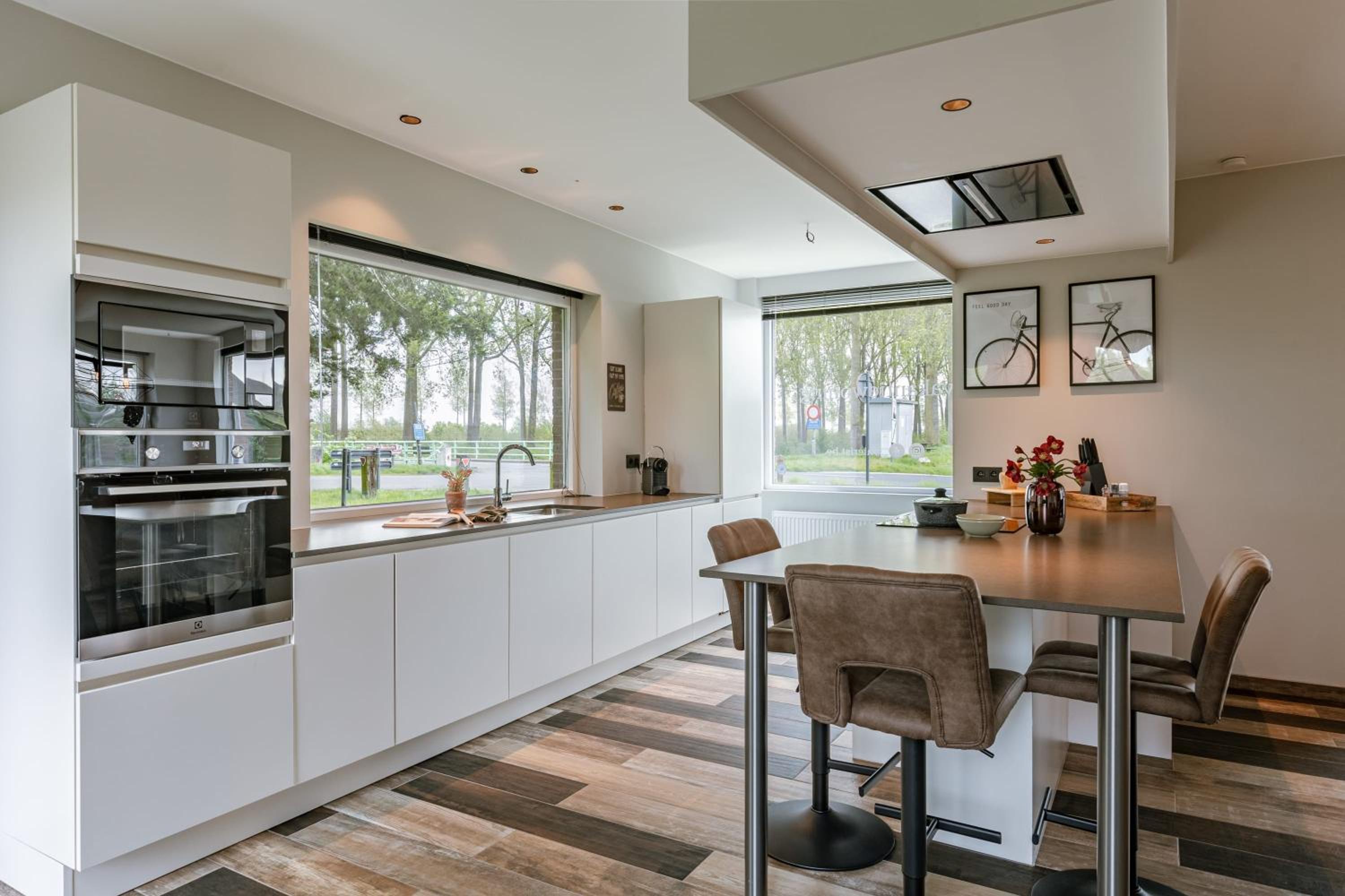 Huswell - Holiday home along the canal with great views