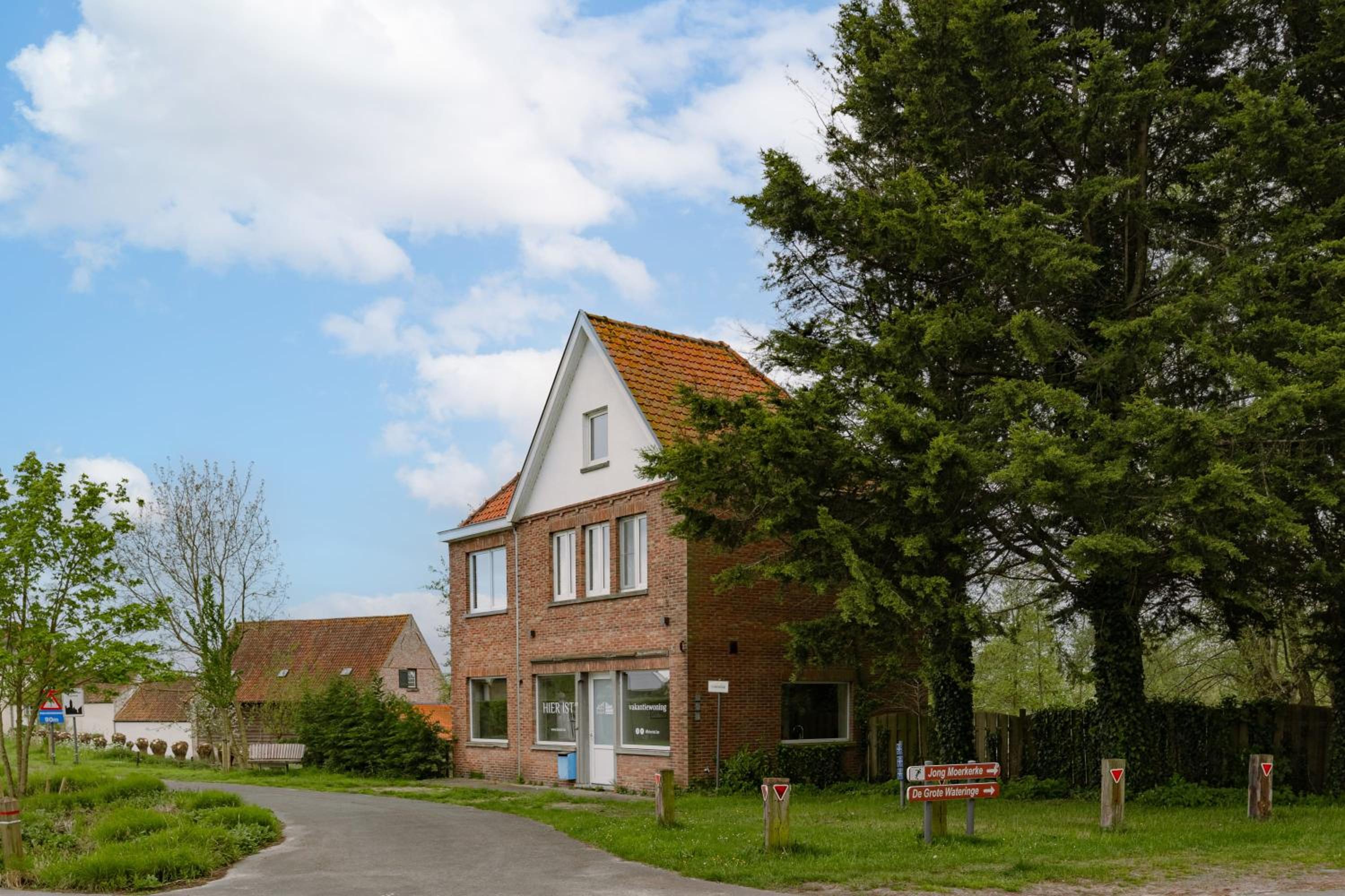 Huswell - Holiday home along the canal with great views