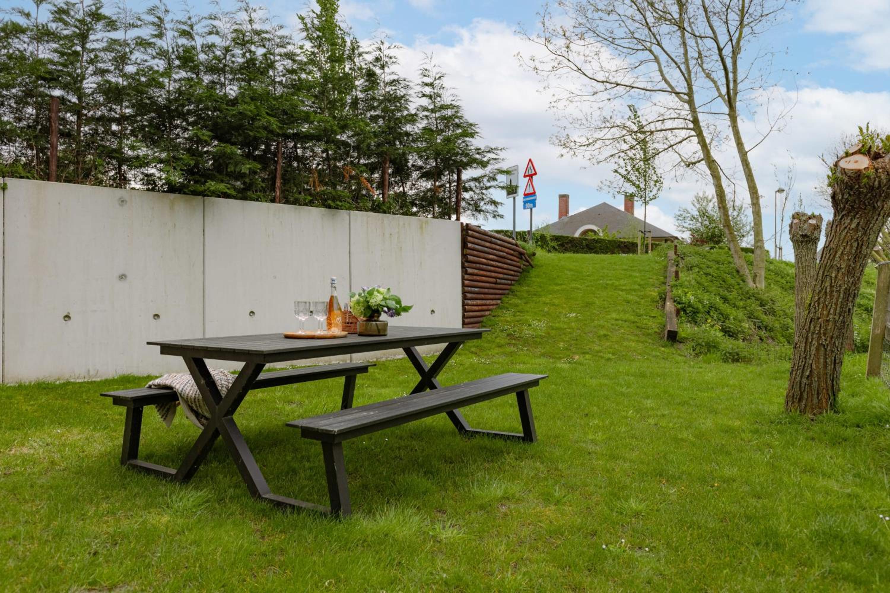 Huswell - Holiday home along the canal with great views