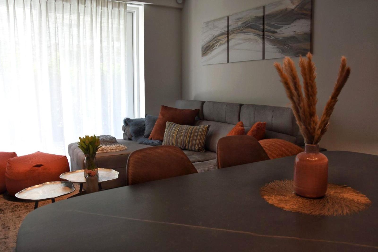 Port Orion - Brand new ground floor flat with pool