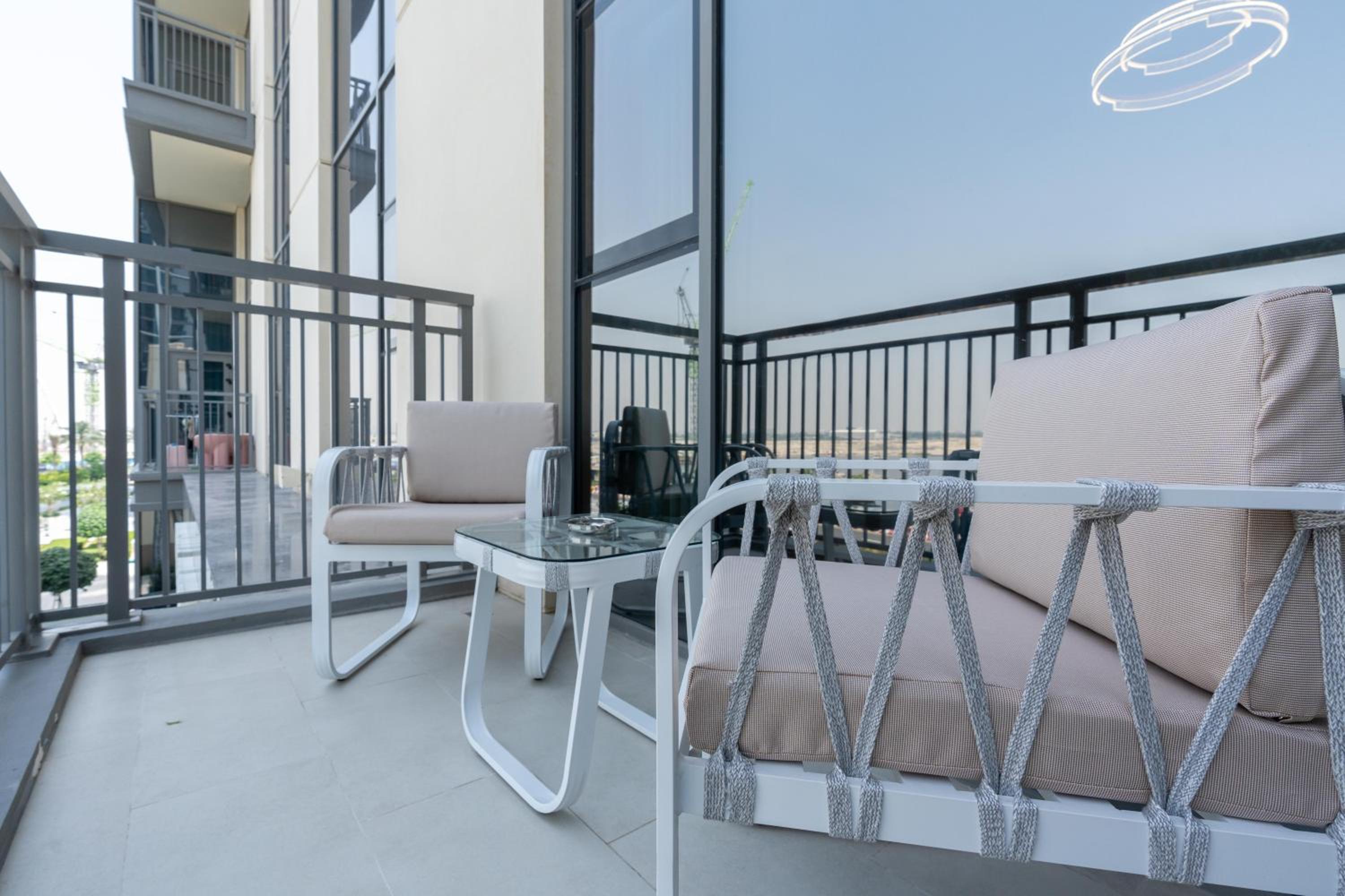 GLOBALSTAY Creek Rise Tower Elegant Apartments