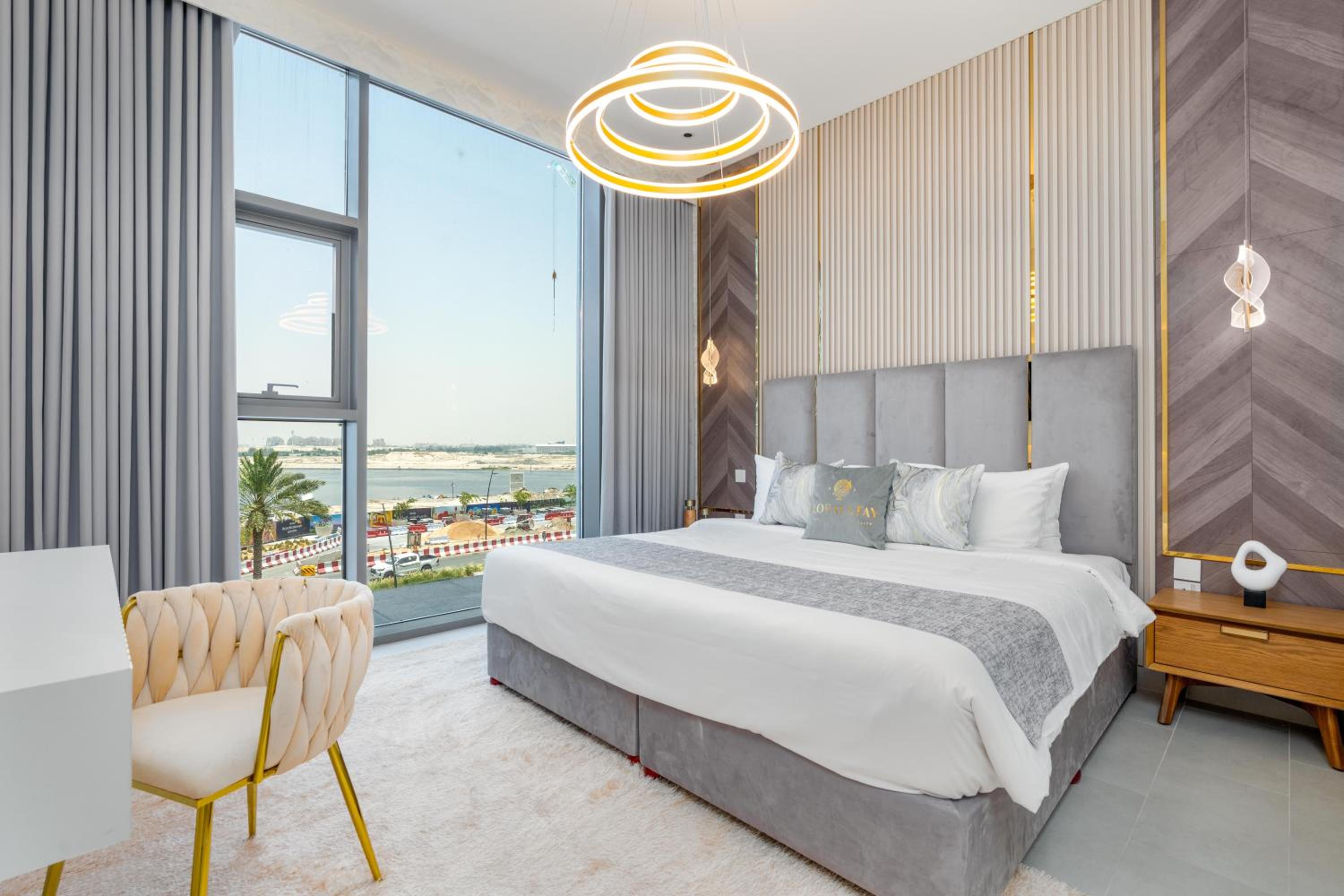 GLOBALSTAY Creek Rise Tower Elegant Apartments