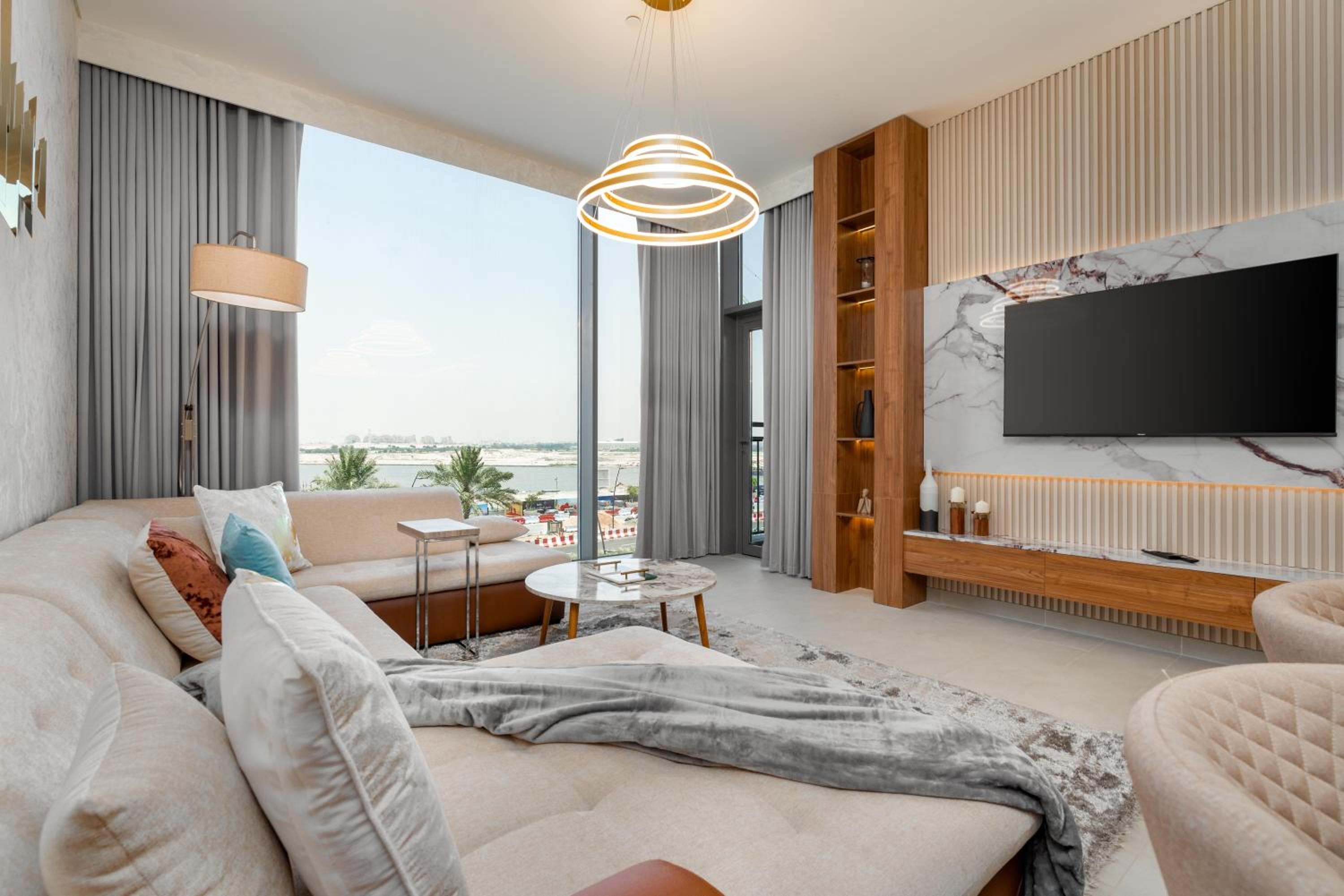 GLOBALSTAY Creek Rise Tower Elegant Apartments