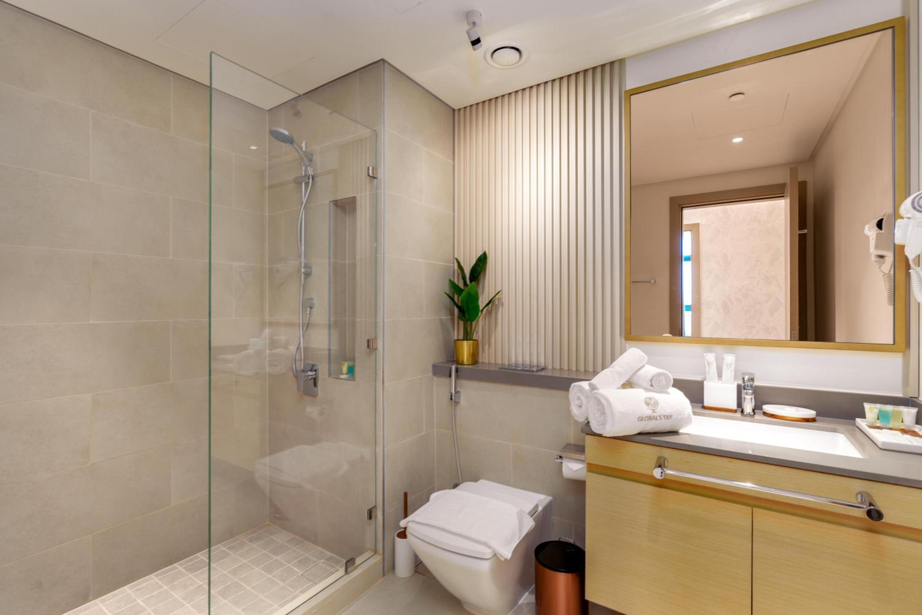 GLOBALSTAY Creek Rise Tower Elegant Apartments