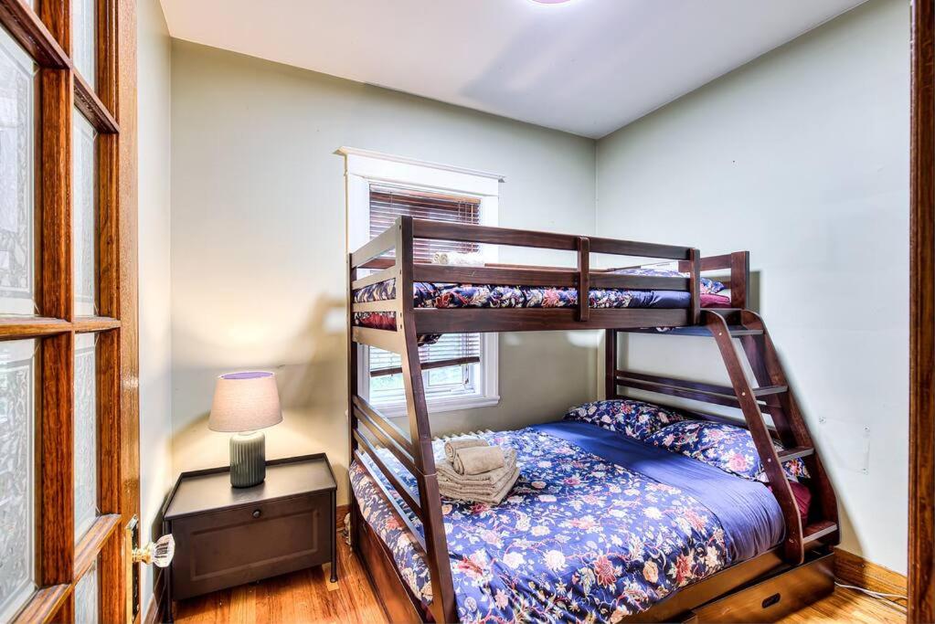4BDR-2min walk to Metro-Free Parking-15min to DT