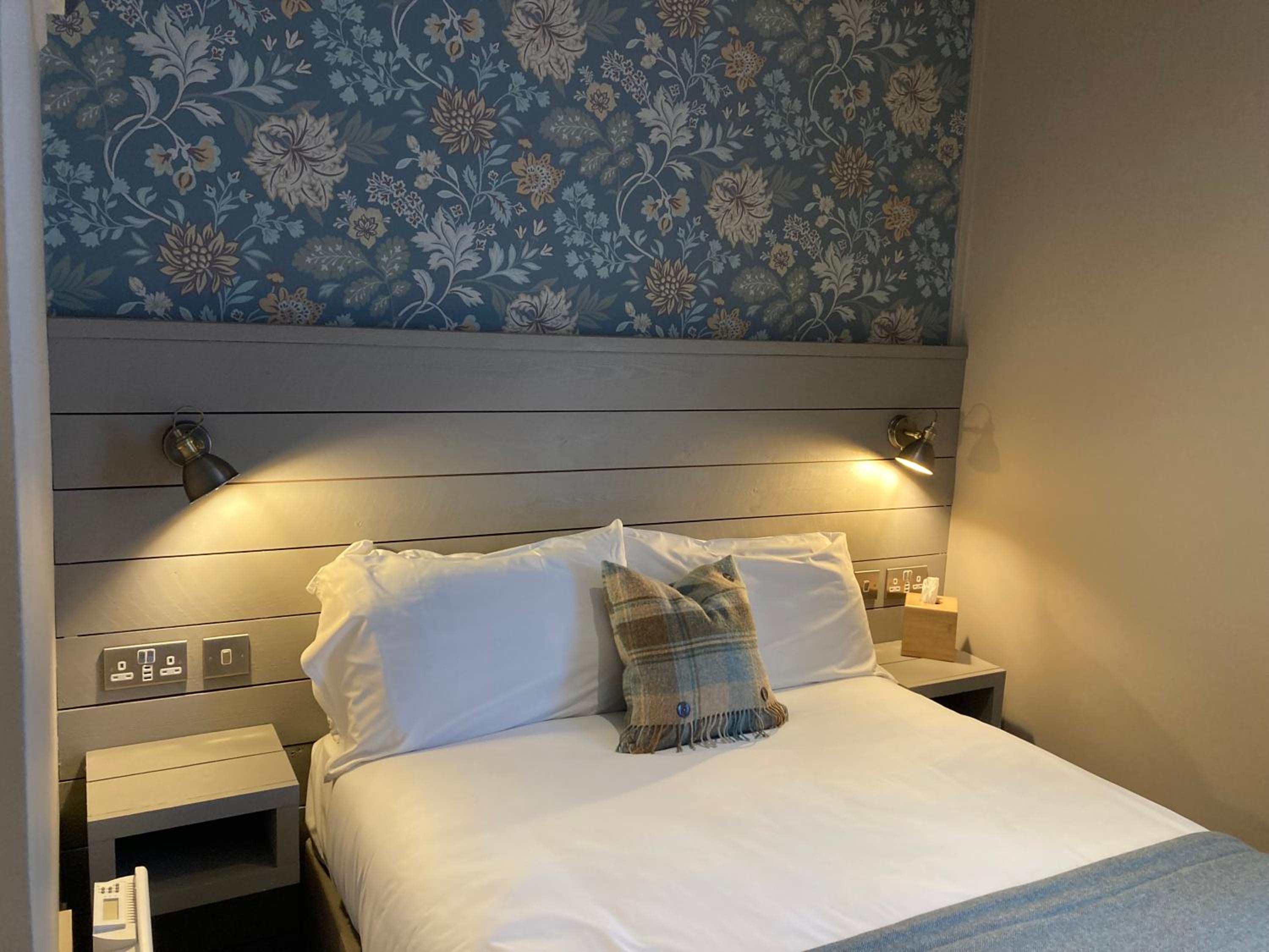 West Port Hotel