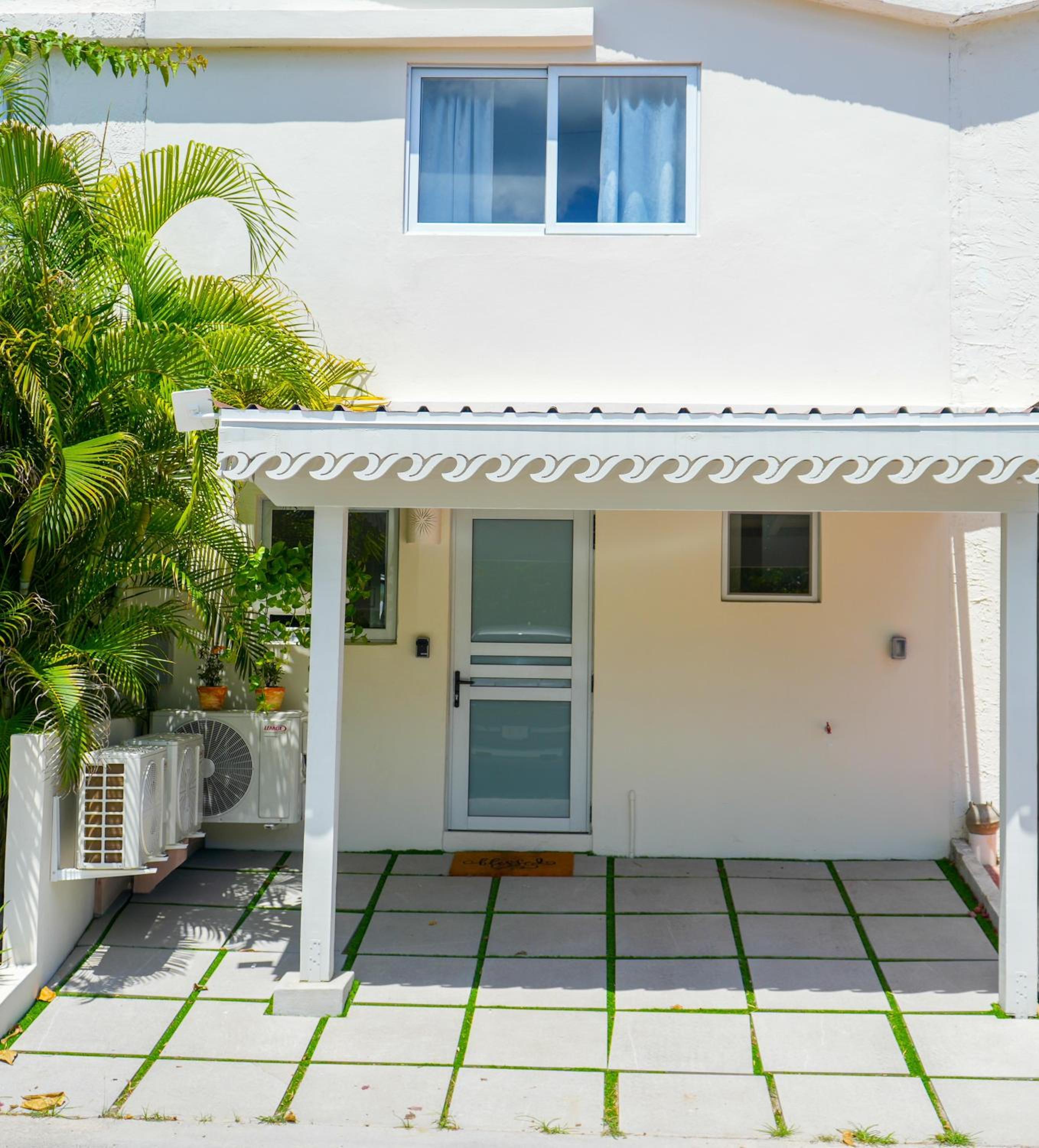 Stella Vista - Luxury Condo in Jolly Harbour