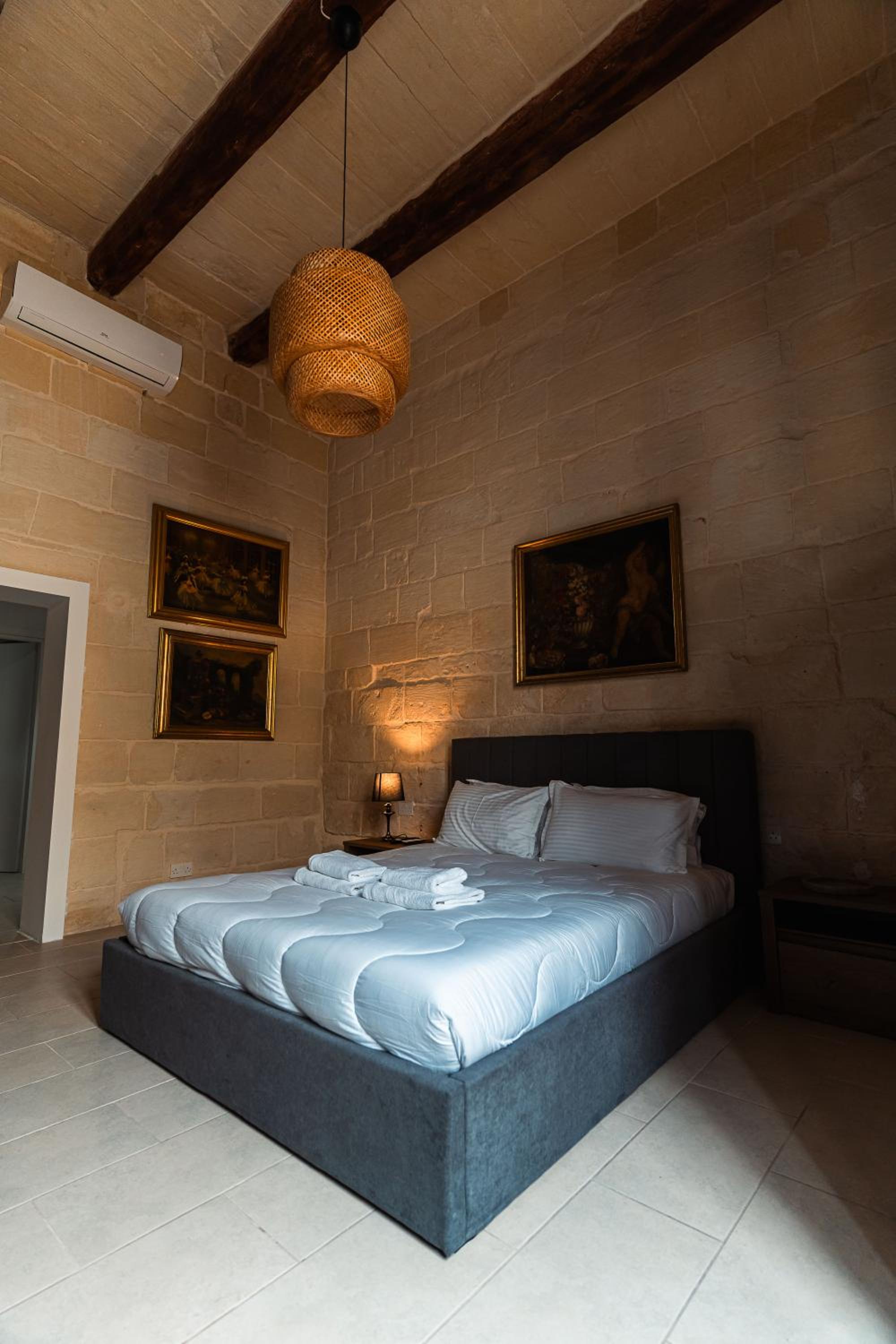 Suite 6 at Palazzo Seraphim Boutique living in St Julians photo 4