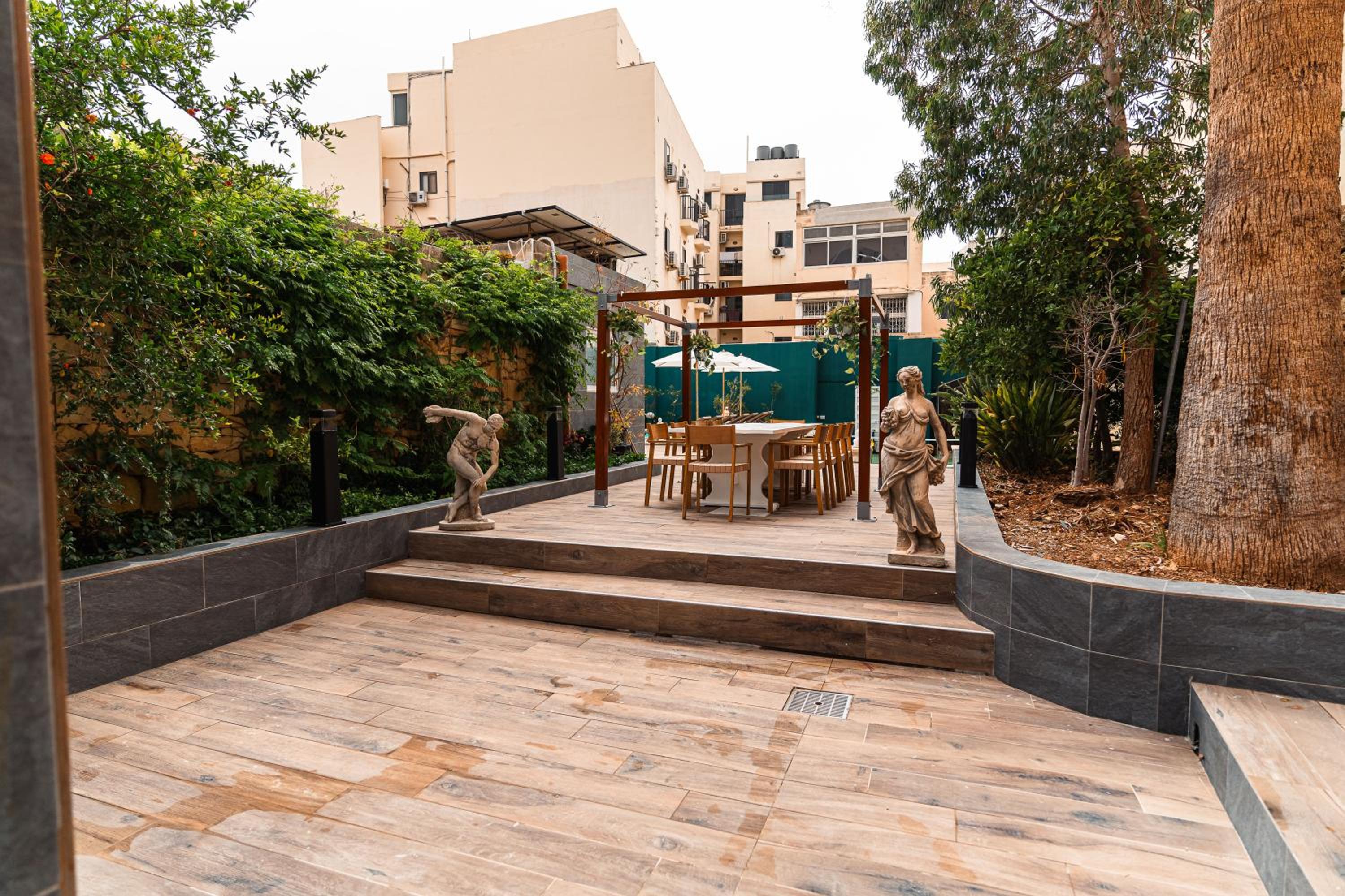 Suite 5 at Palazzo Seraphim Boutique living in St Julians photo 4
