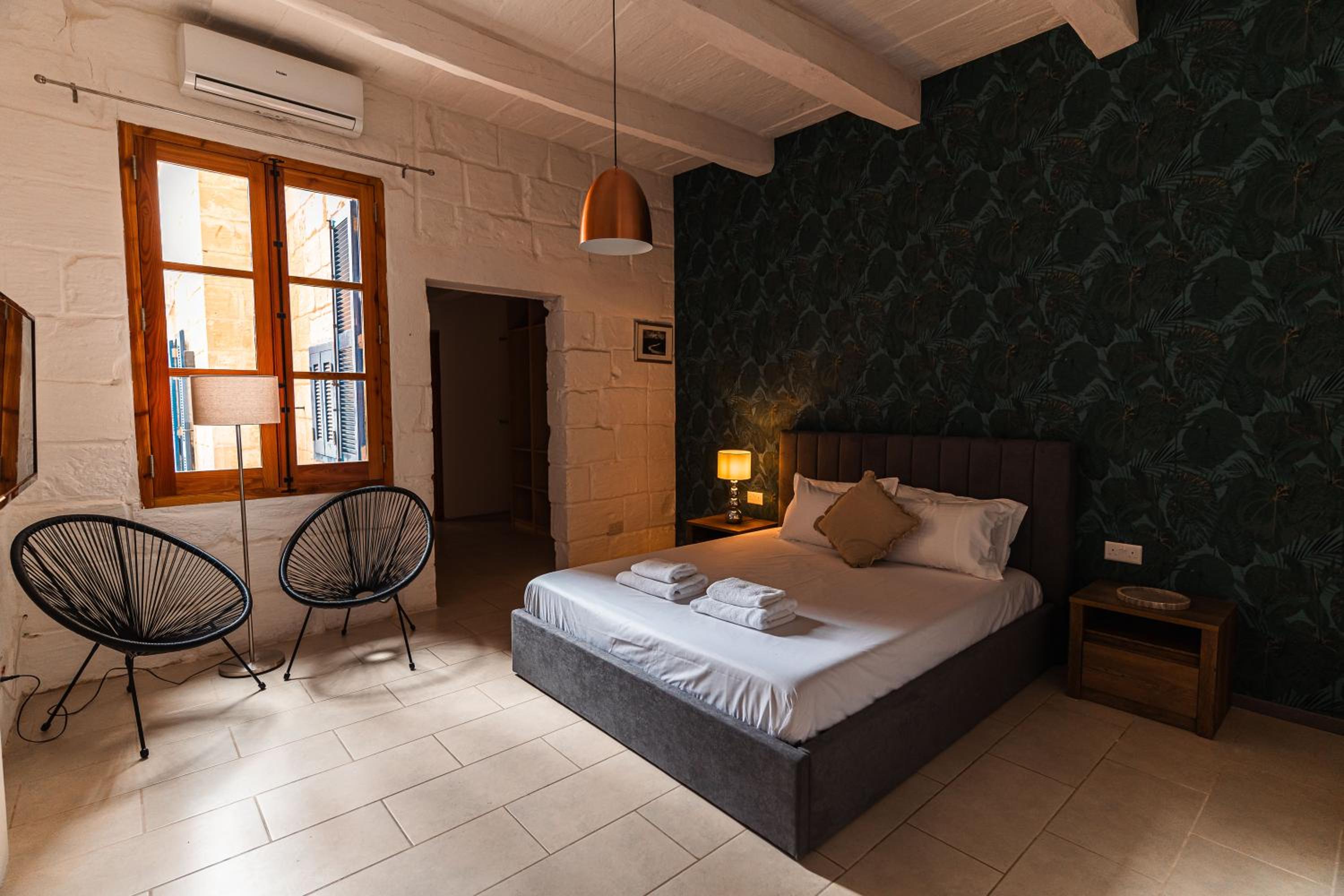 Suite 5 at Palazzo Seraphim Boutique living in St Julians photo 5