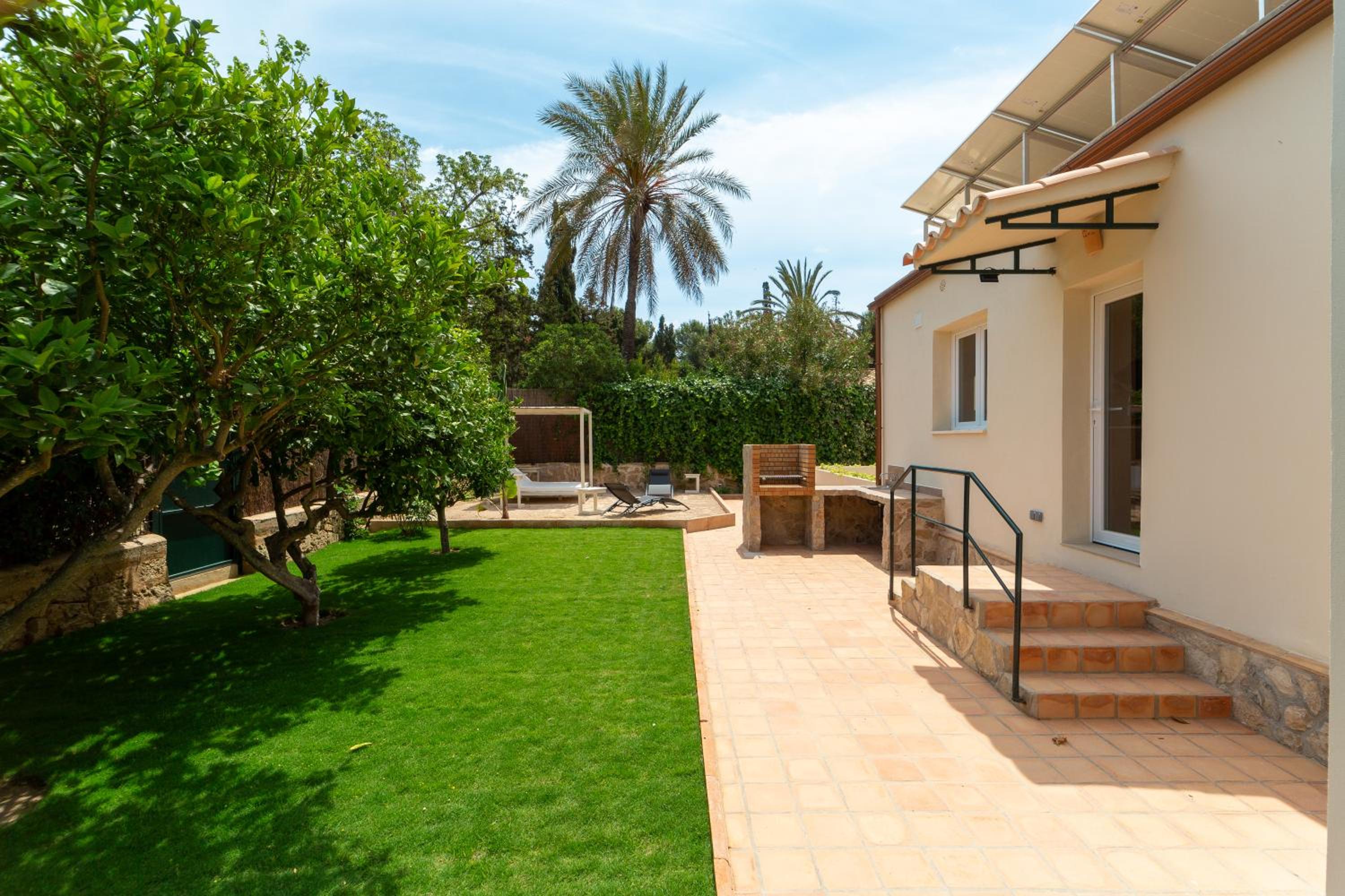 VILLA Henry