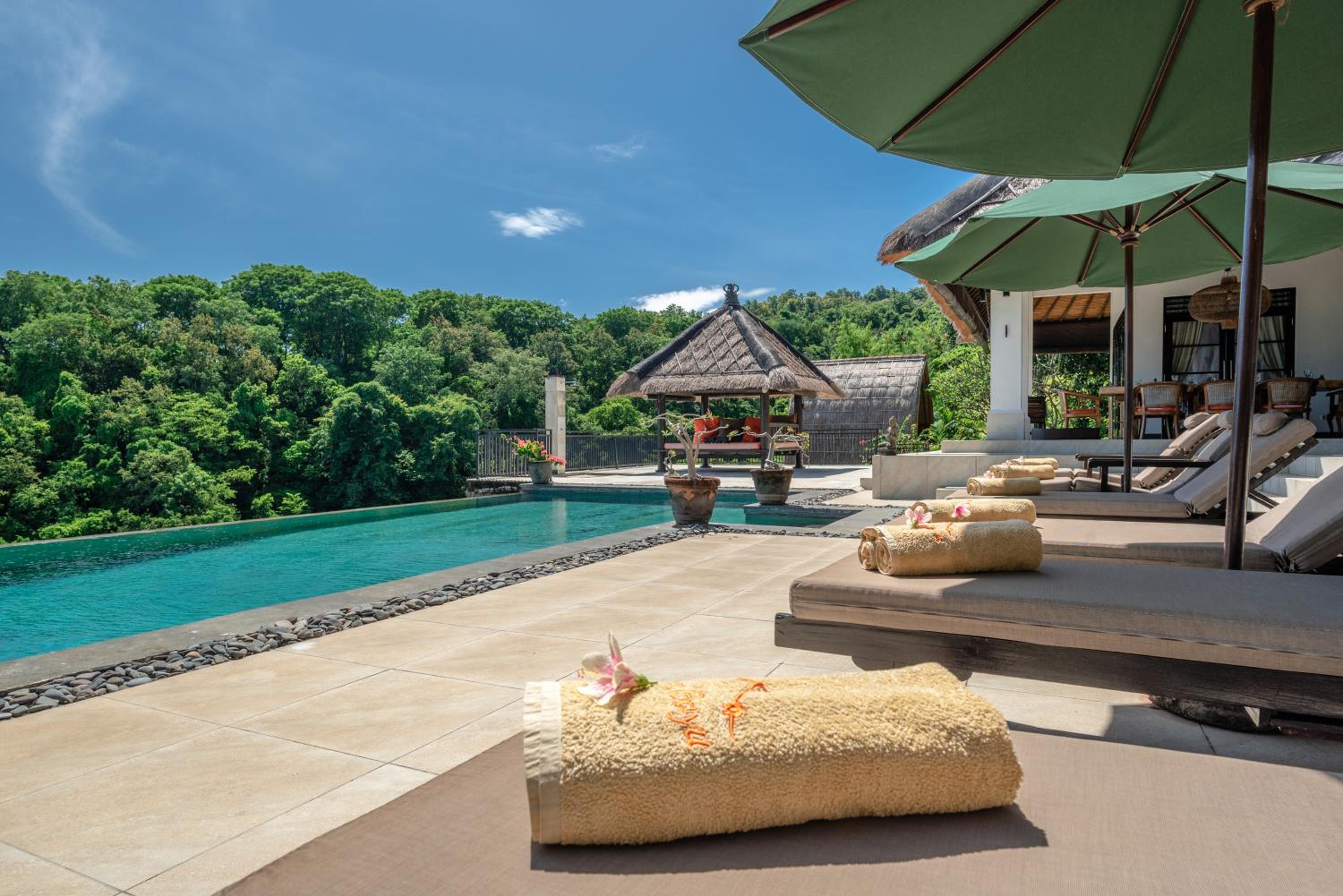 Villa Bayu - exclusive villa with infinity pool, wellness pavilion, panoramic ocean view & full service