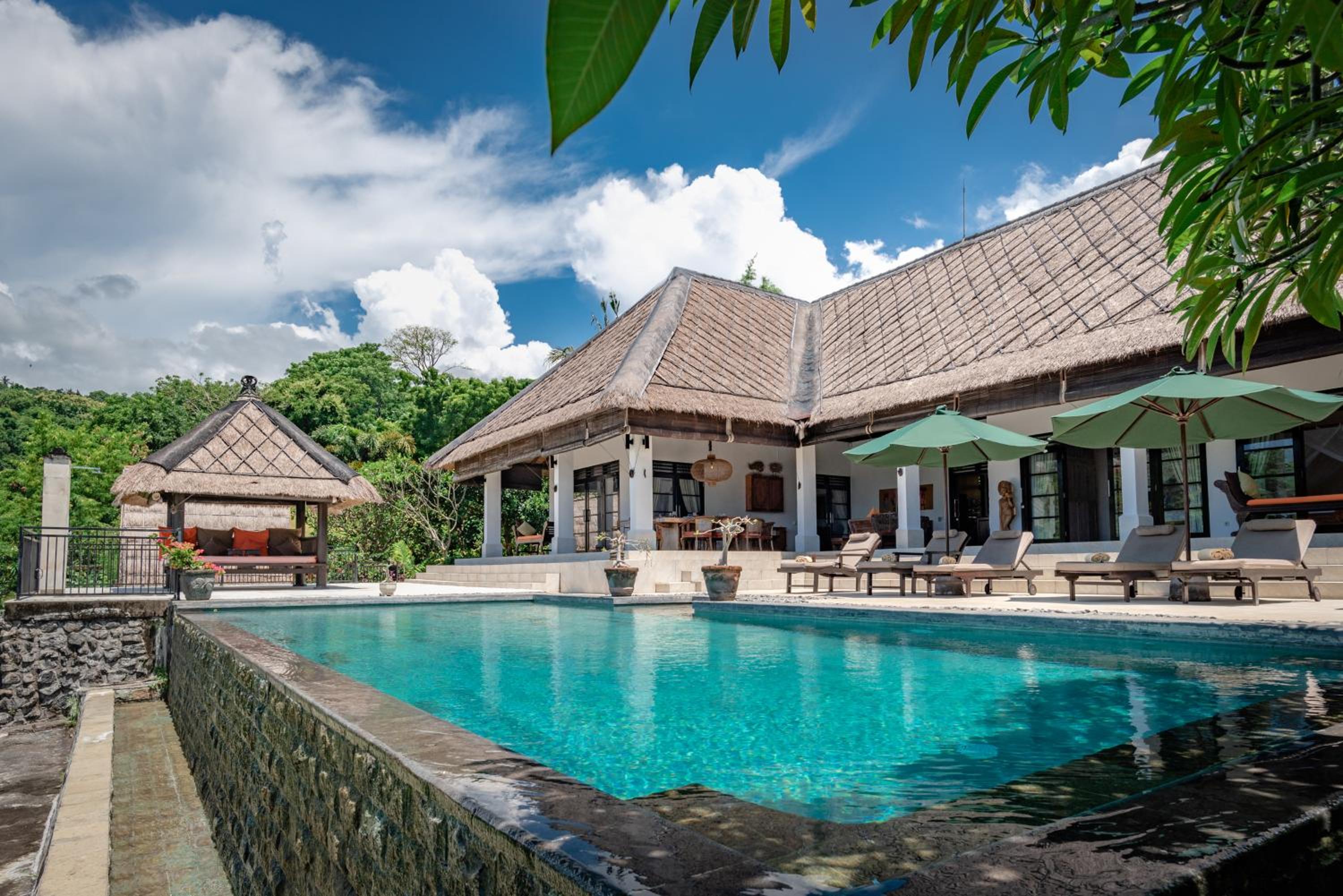 Villa Bayu - exclusive villa with infinity pool, wellness pavilion, panoramic ocean view & full service