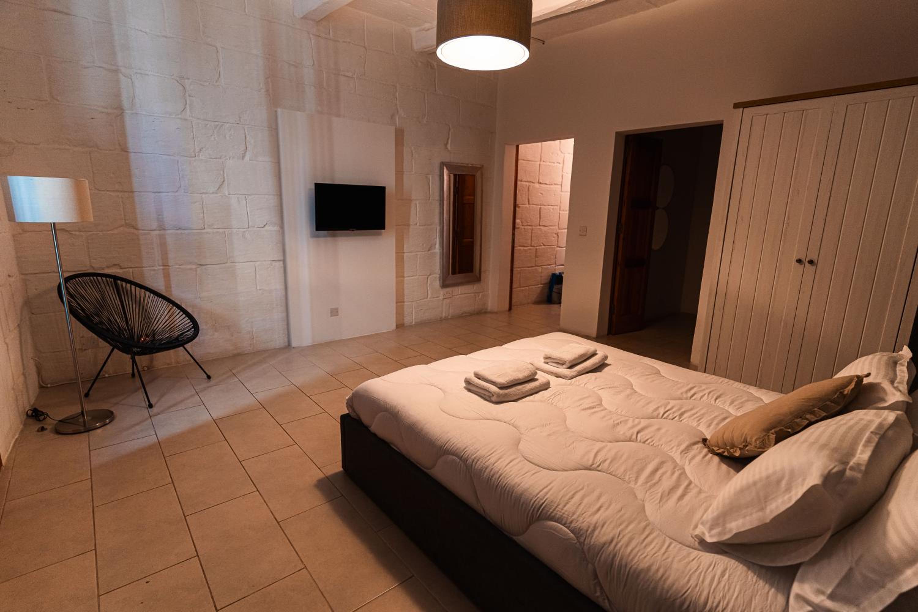 Suite 2 at Palazzo Seraphim Boutique living in St Julians photo 5
