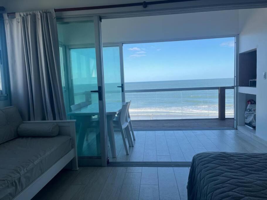 Exclusivo monoambiente frente al mar