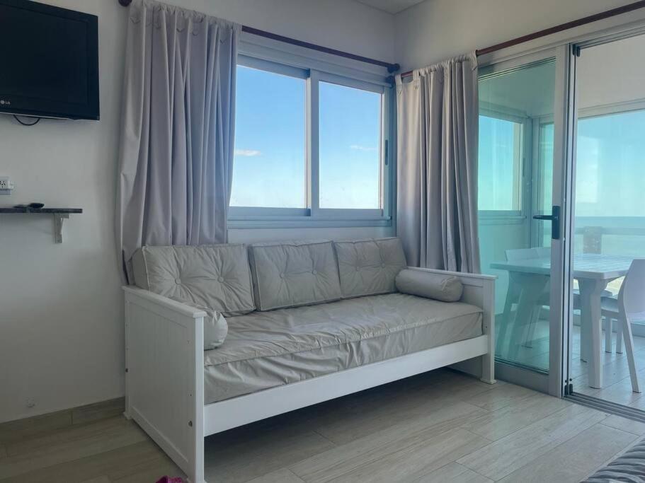 Exclusivo monoambiente frente al mar