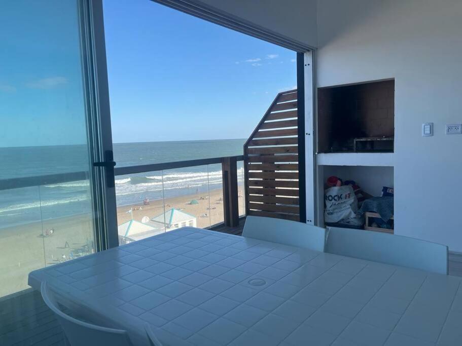Exclusivo monoambiente frente al mar