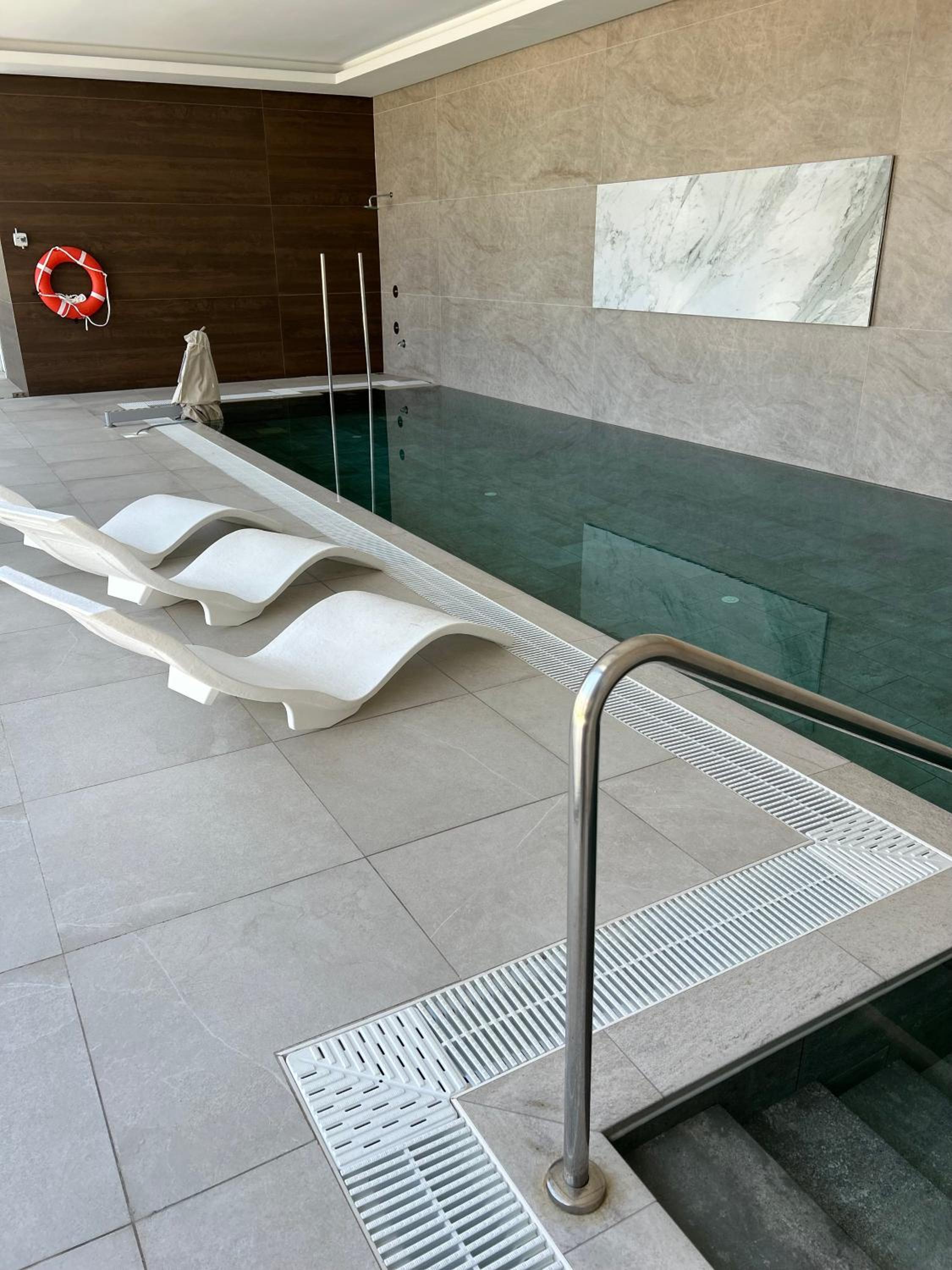 Apartamento con jardin en Cabopino Artola Homes