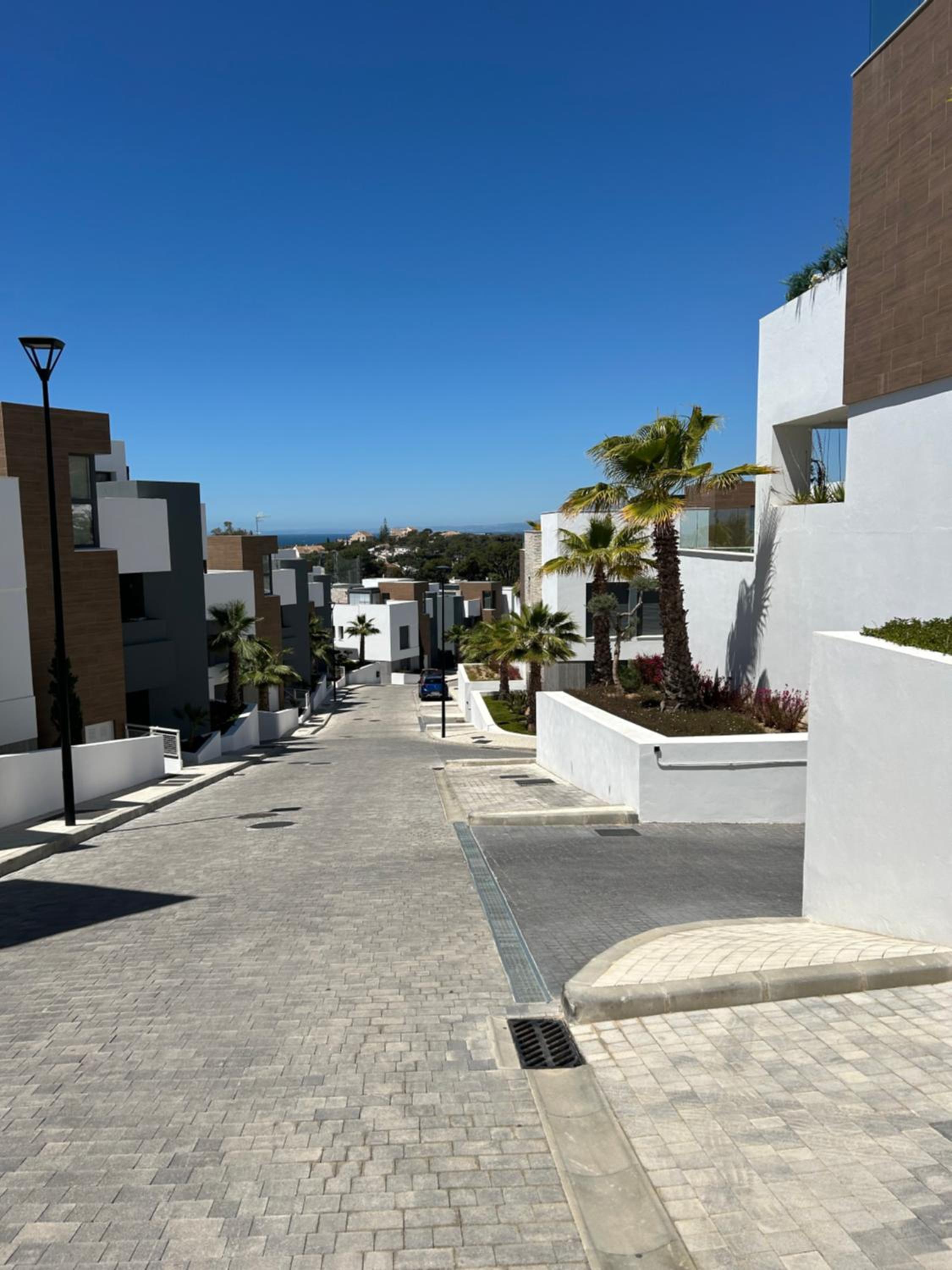 Apartamento con jardin en Cabopino Artola Homes