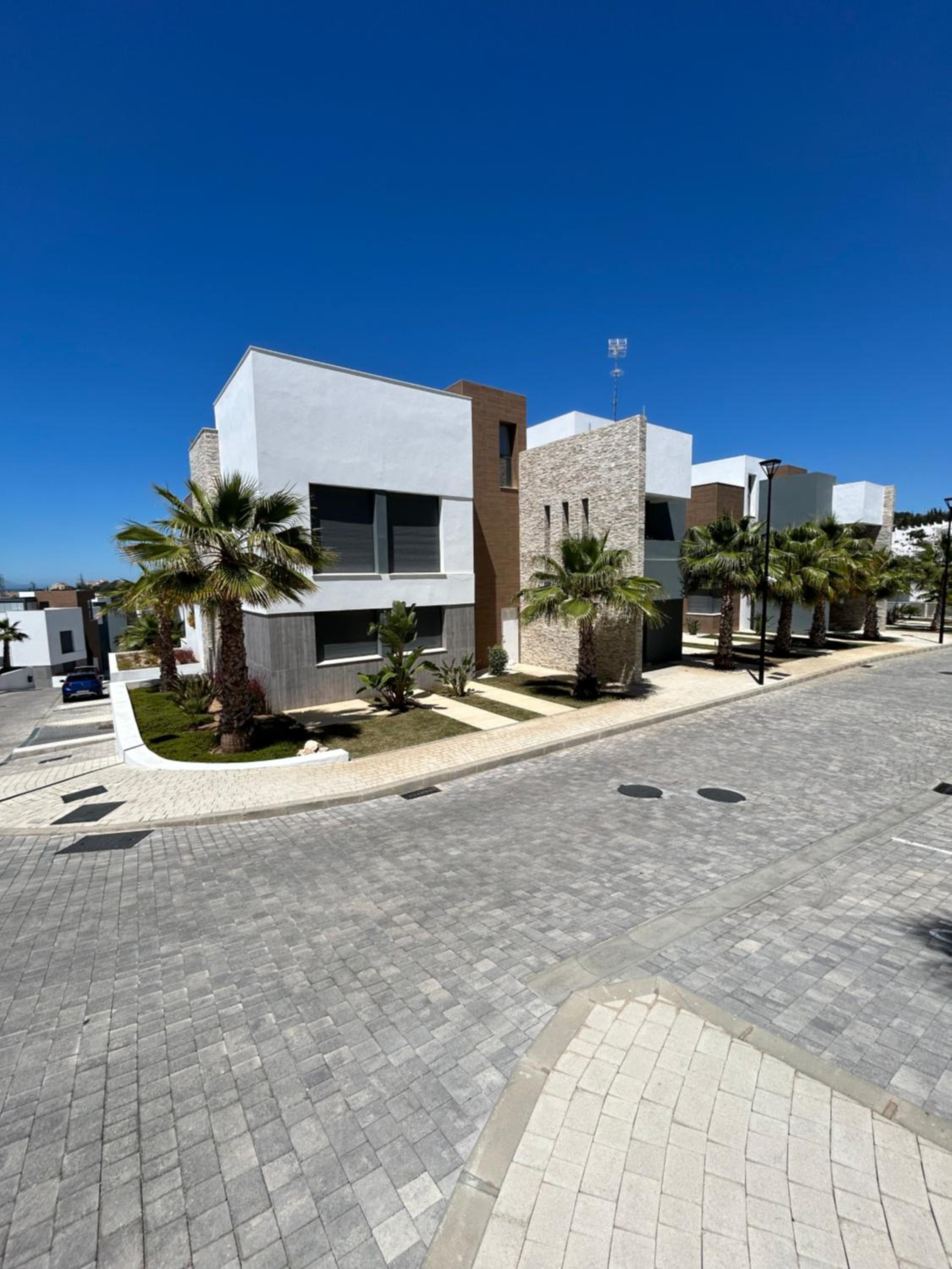 Apartamento con jardin en Cabopino Artola Homes