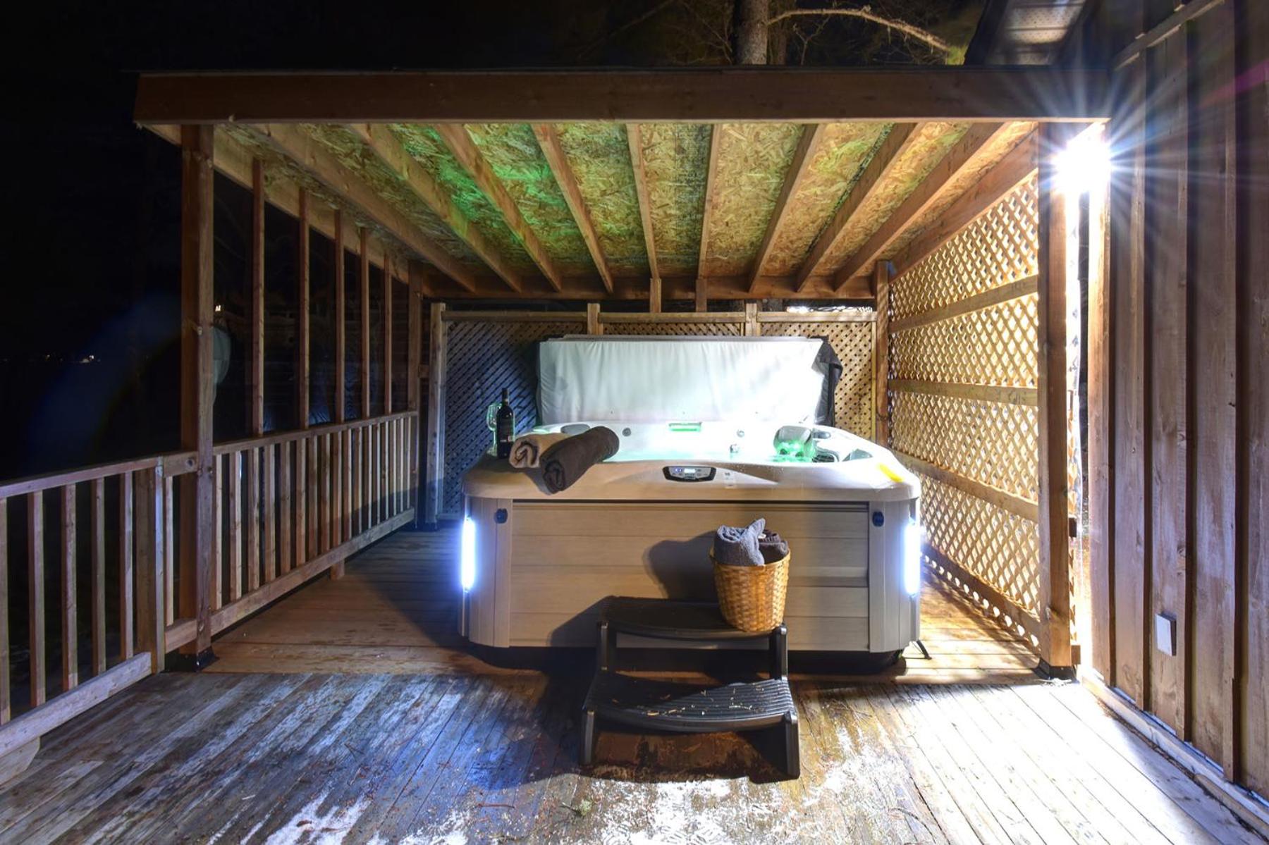 Alison A Romantic Getaway With Private Hot Tub
