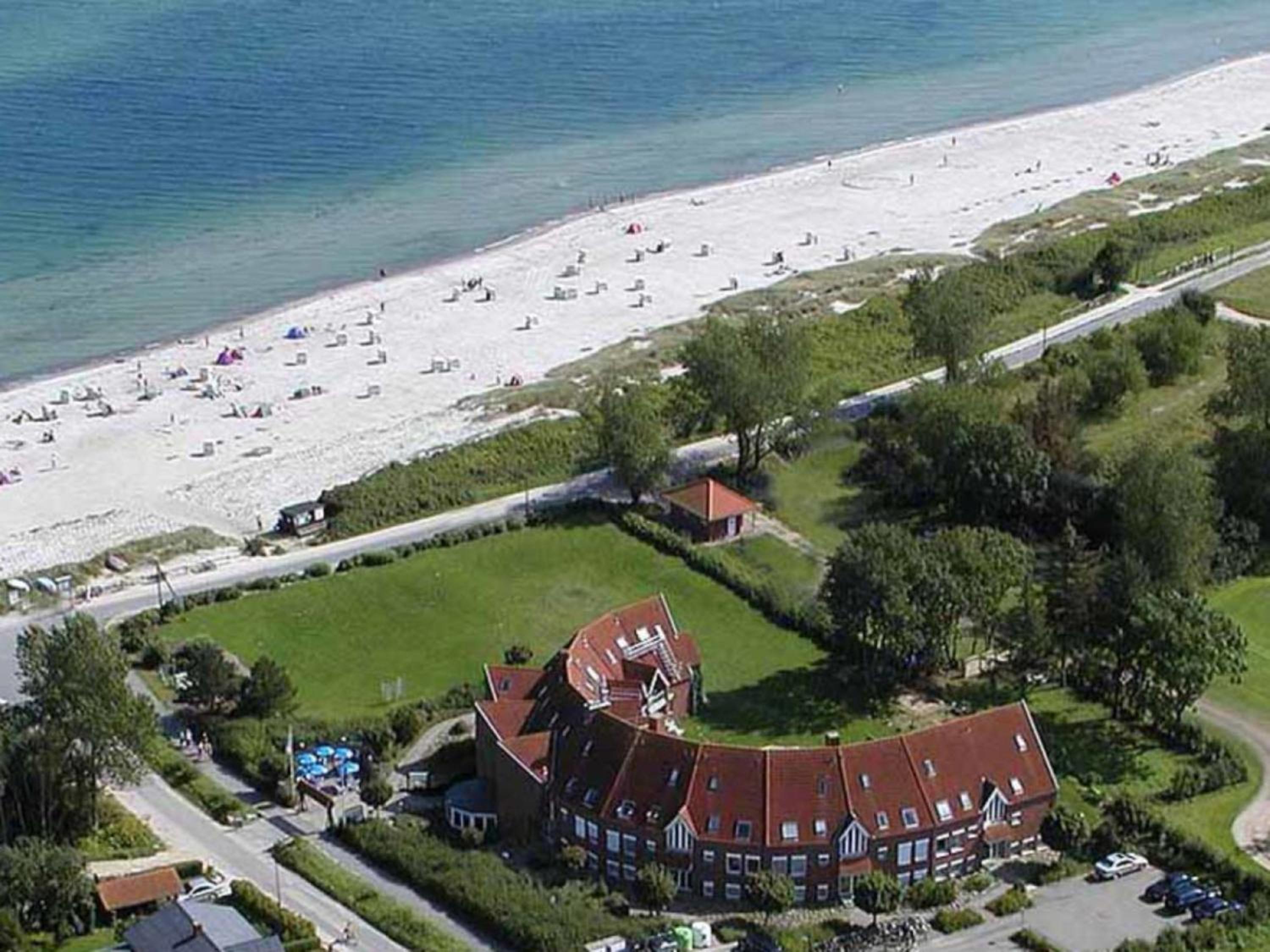 Fewo "Ostseeperle" direkt am Ostseestrand mit Schwimmbad view 2