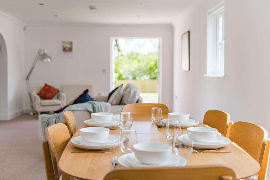 Chantry Cottage by Keepers Cottages view 2