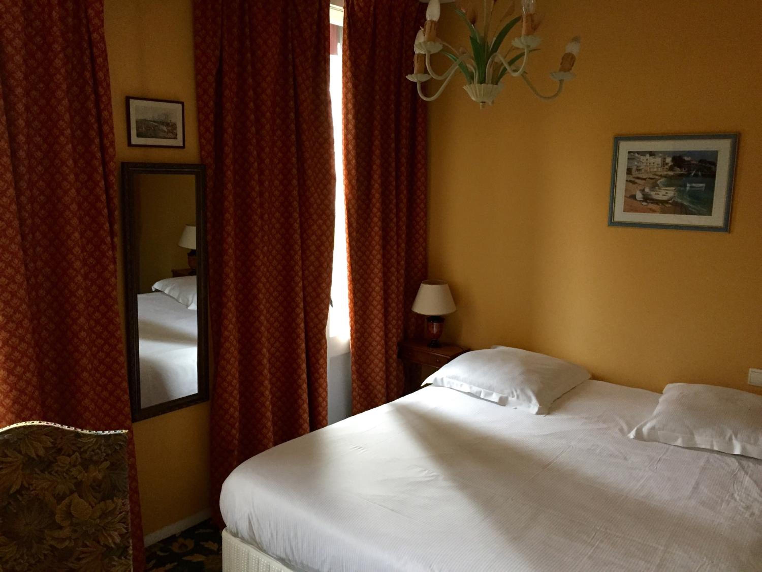 Evreux Vacations - Hotel de Normandie - Property Image 2