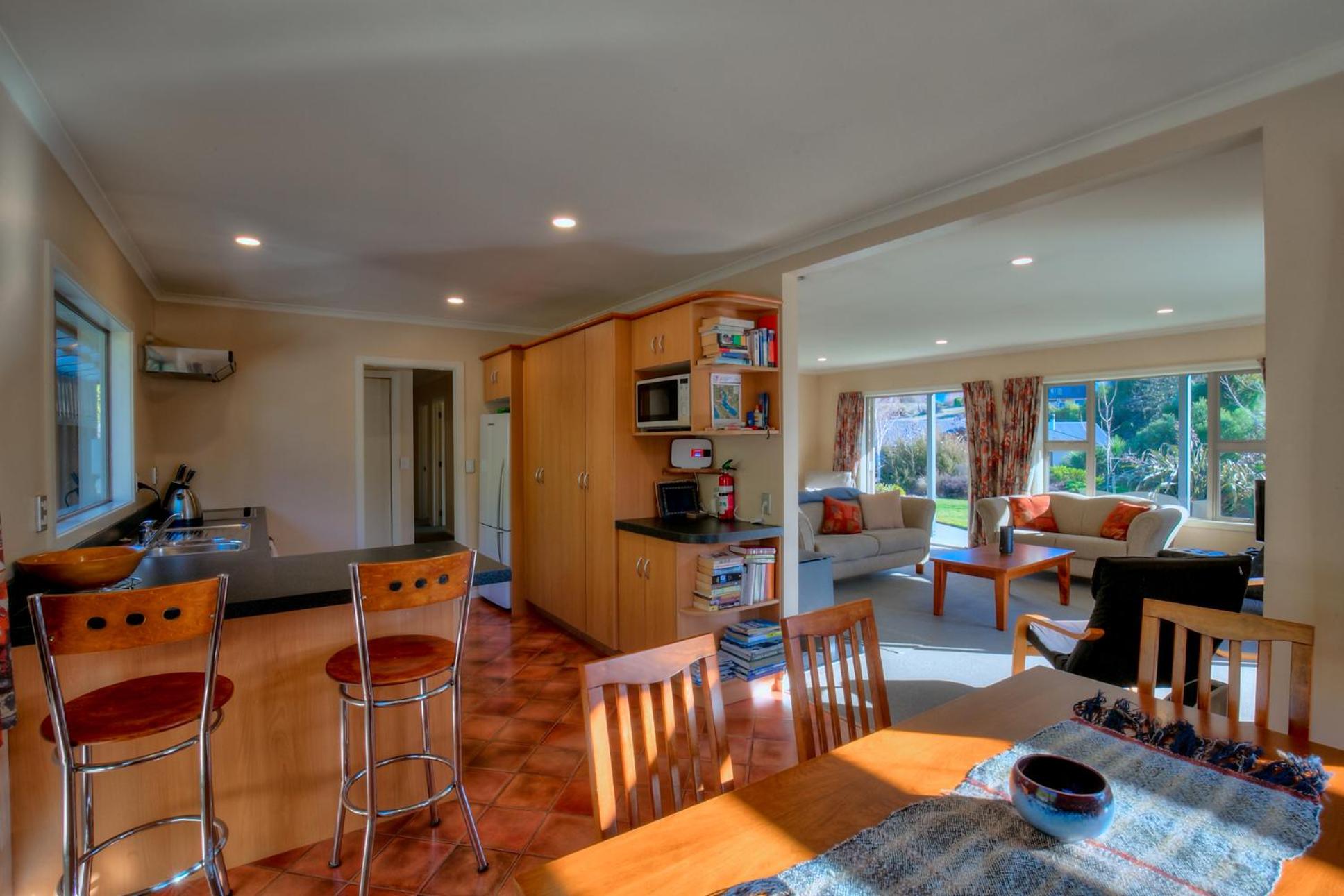 Lake Hawea Hideaway - Lake Hawea Holiday Home view 2