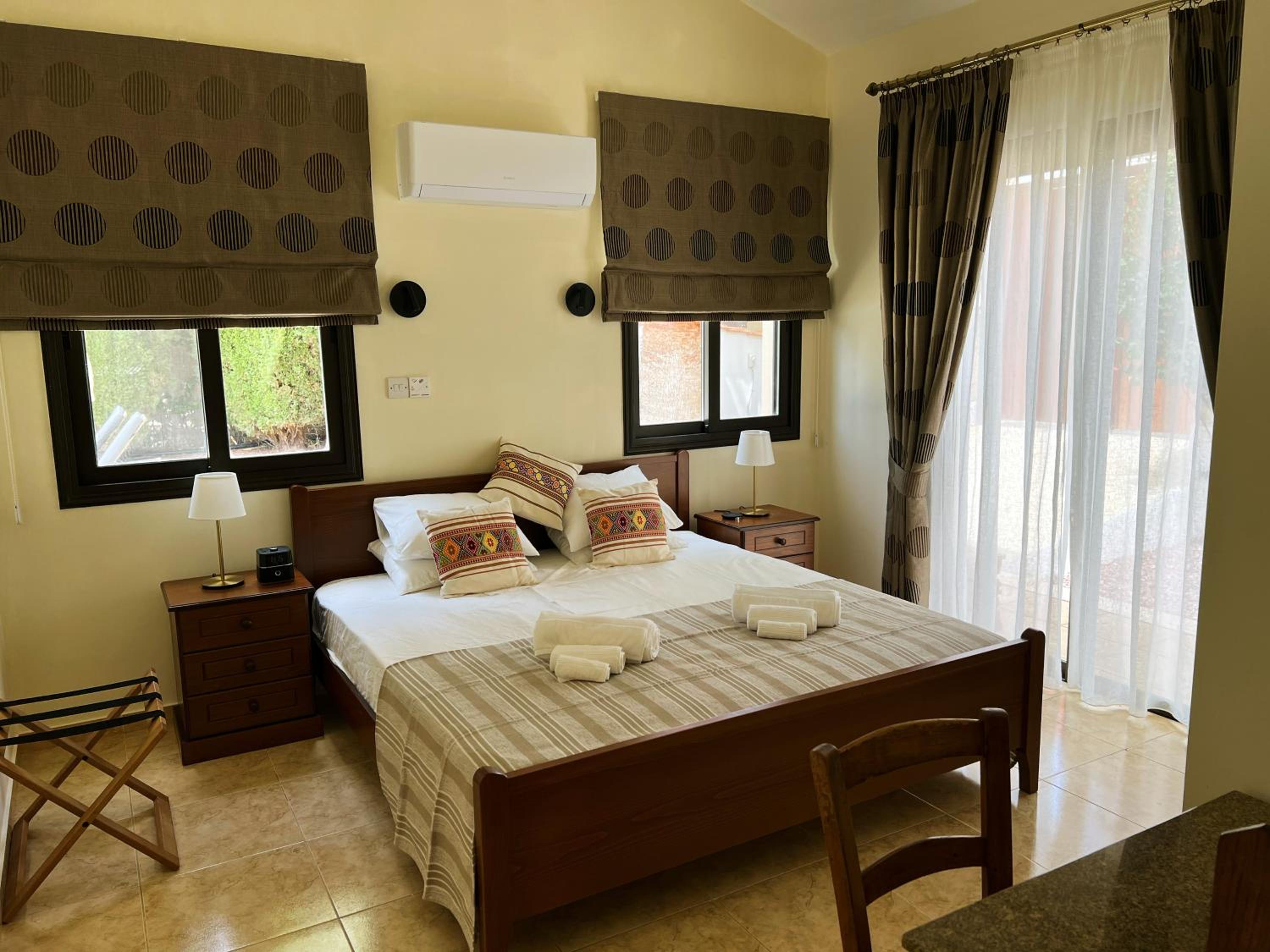 Villa Pleiades - sea views, private pool & hot tub